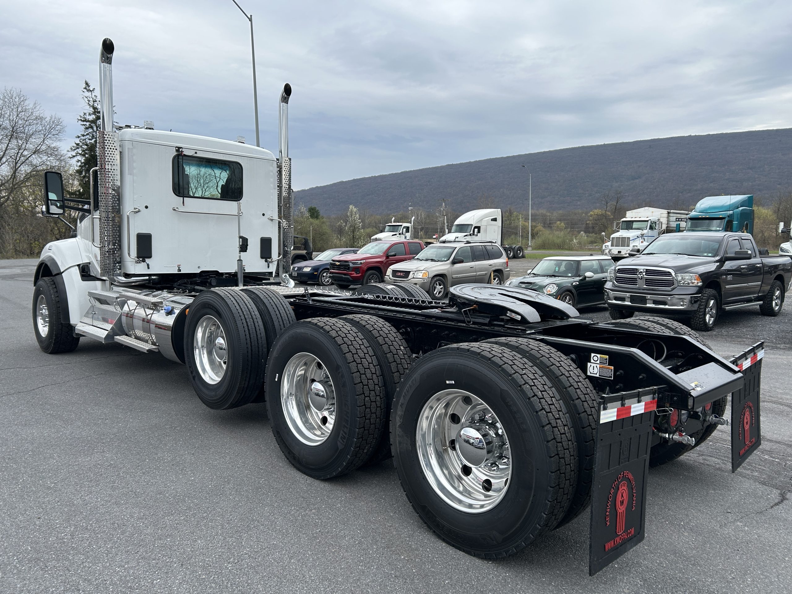 2027 KENWORTH T880 - image 4 of 6