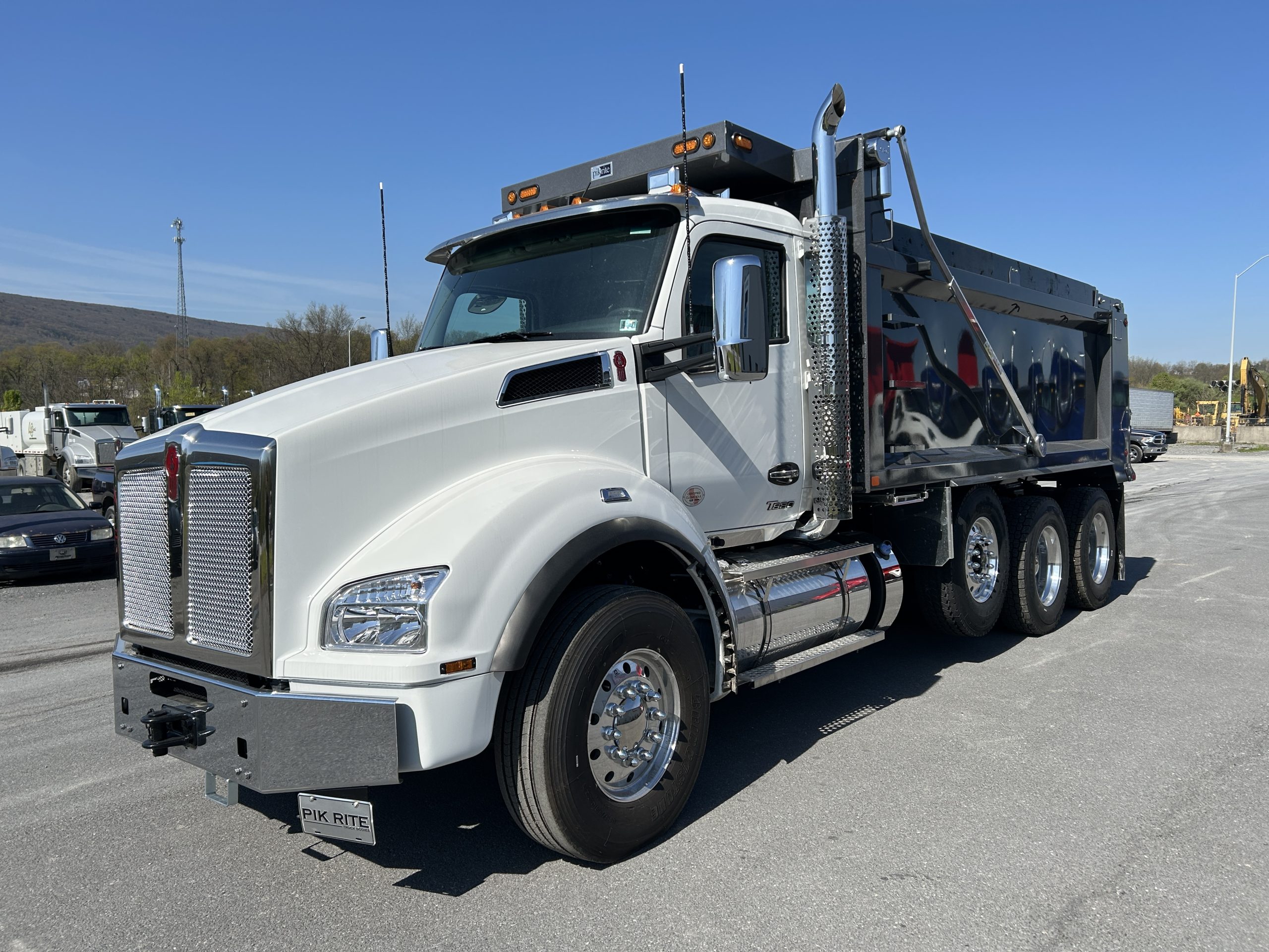 2027 KENWORTH T880 - image 1 of 6