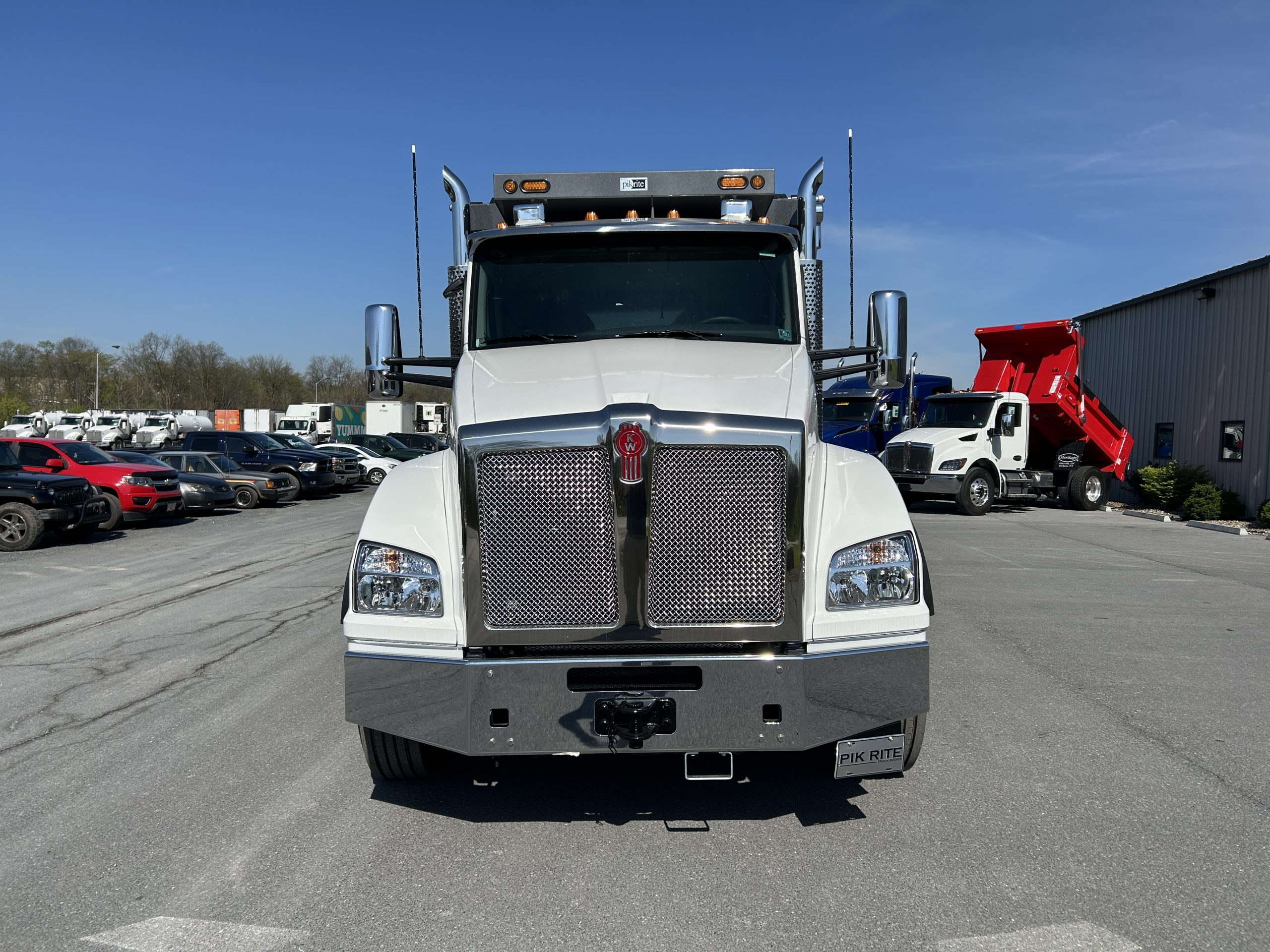 2027 KENWORTH T880 - image 2 of 6