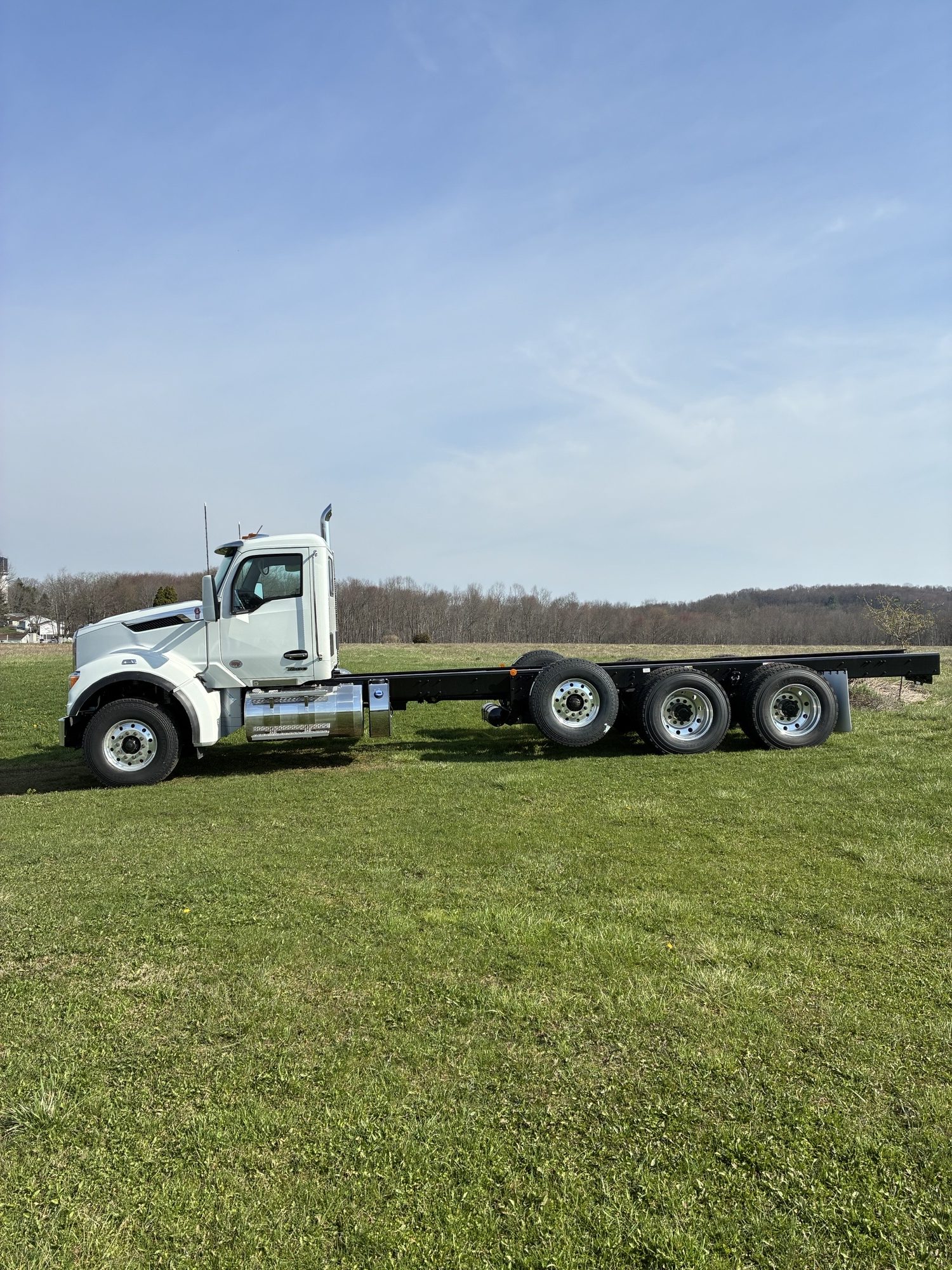2027 KENWORTH T880 - image 2 of 6
