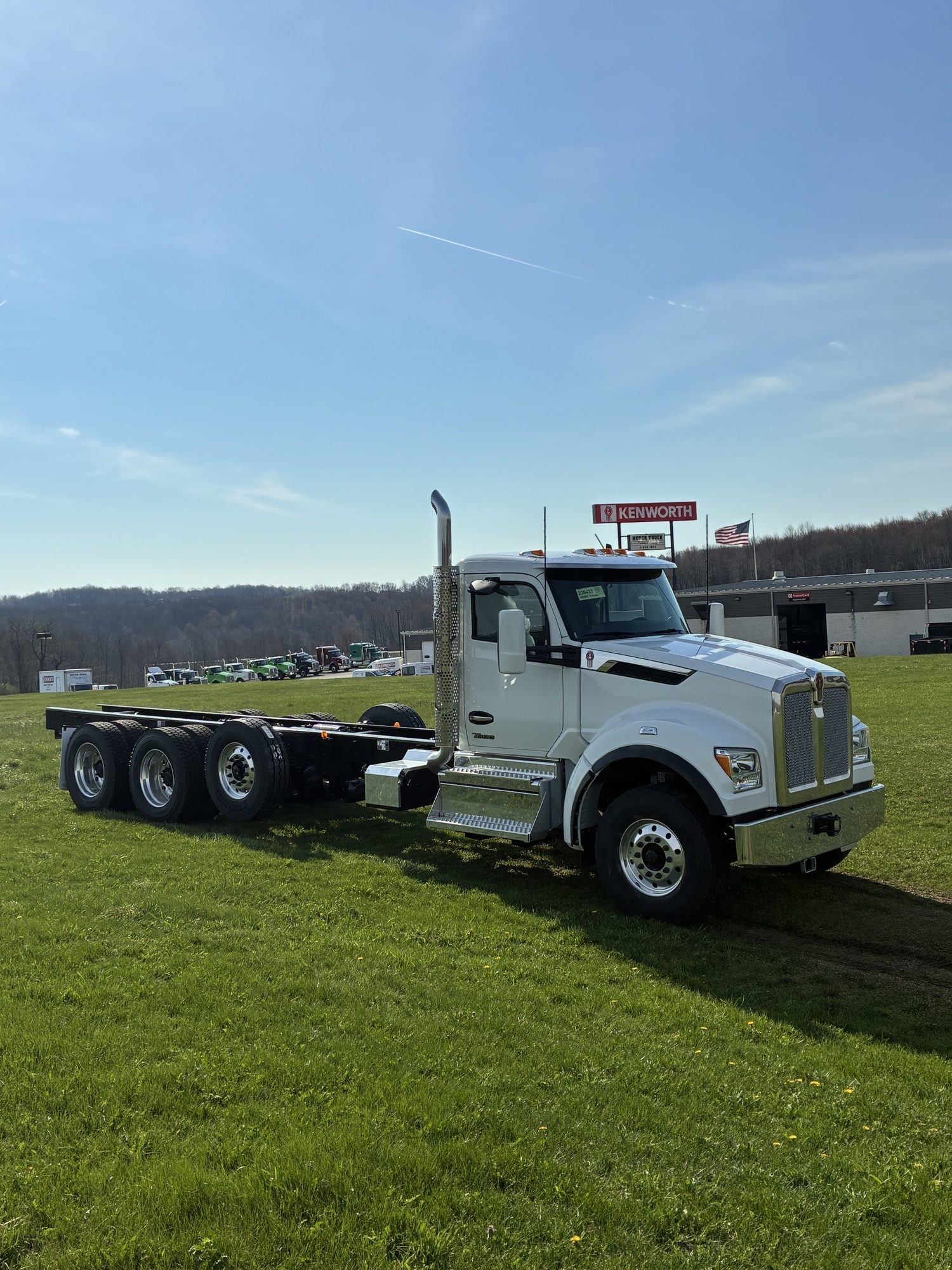 2027 KENWORTH T880 - image 6 of 6