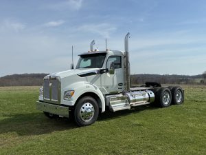 2027 KENWORTH T880 KV236438-01