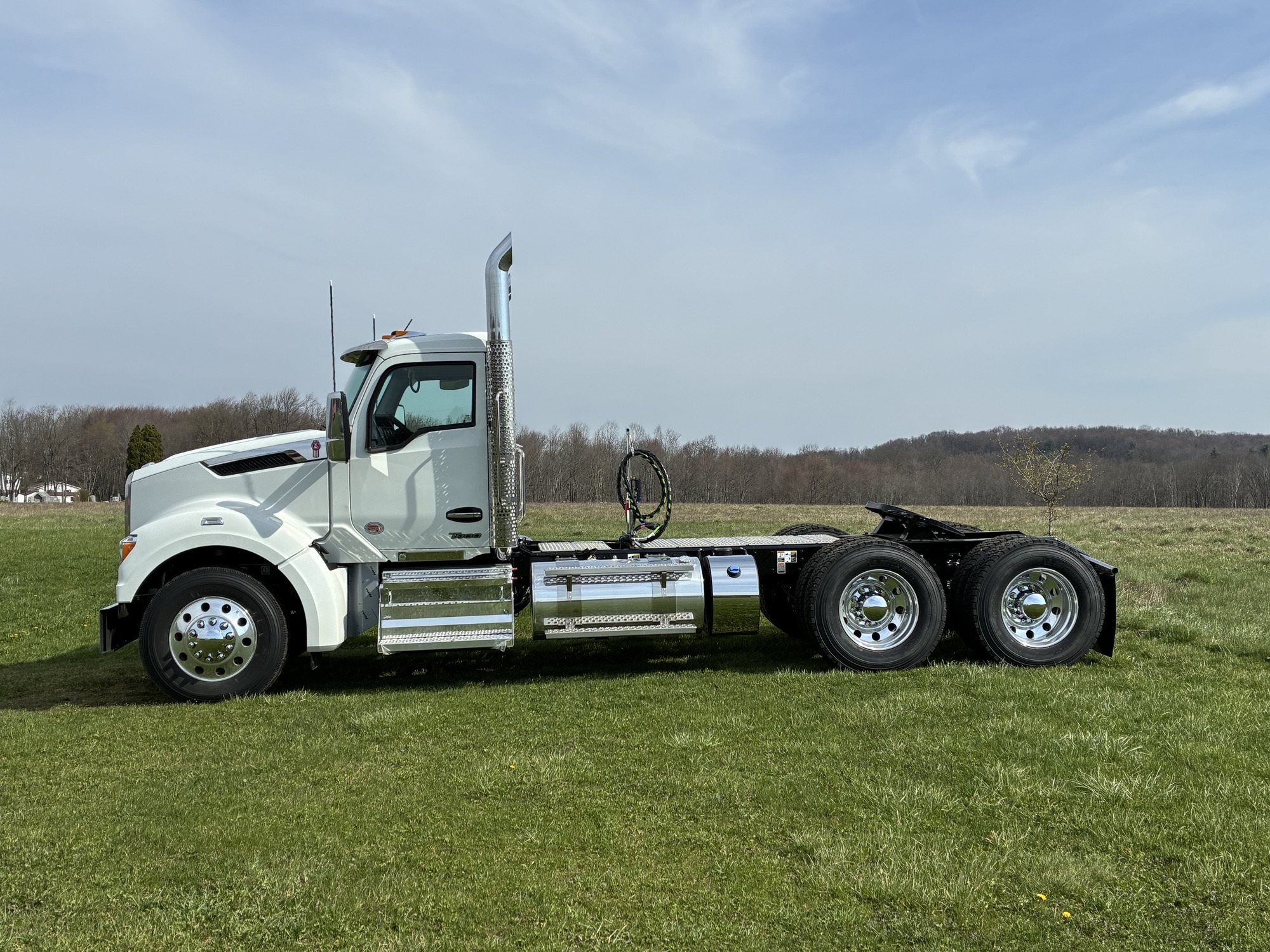 2027 KENWORTH T880 - image 2 of 6