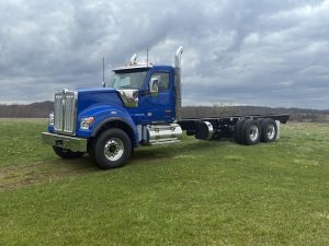 2027 KENWORTH W990 KV236442-01