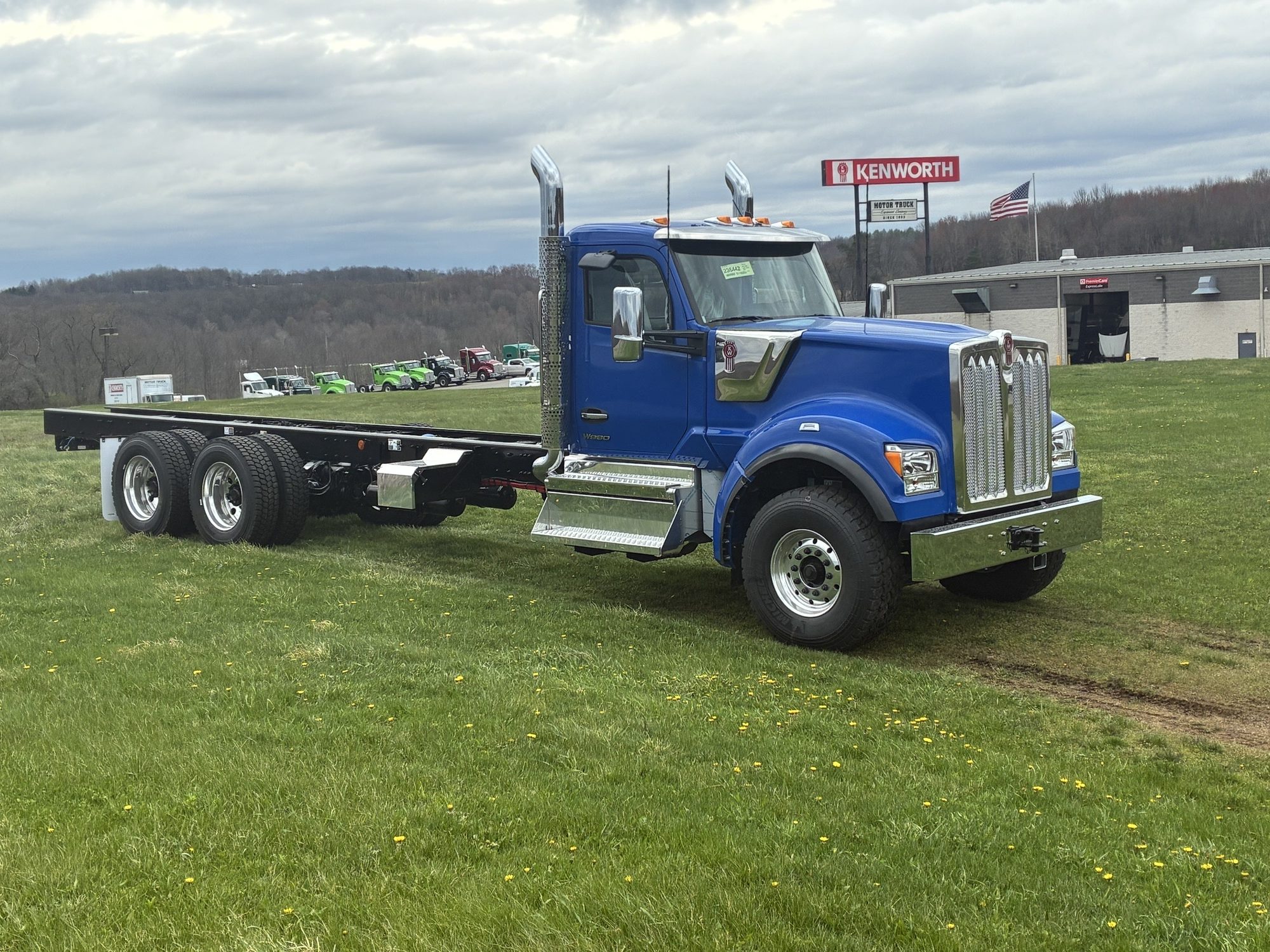 2027 KENWORTH W990 - image 5 of 6