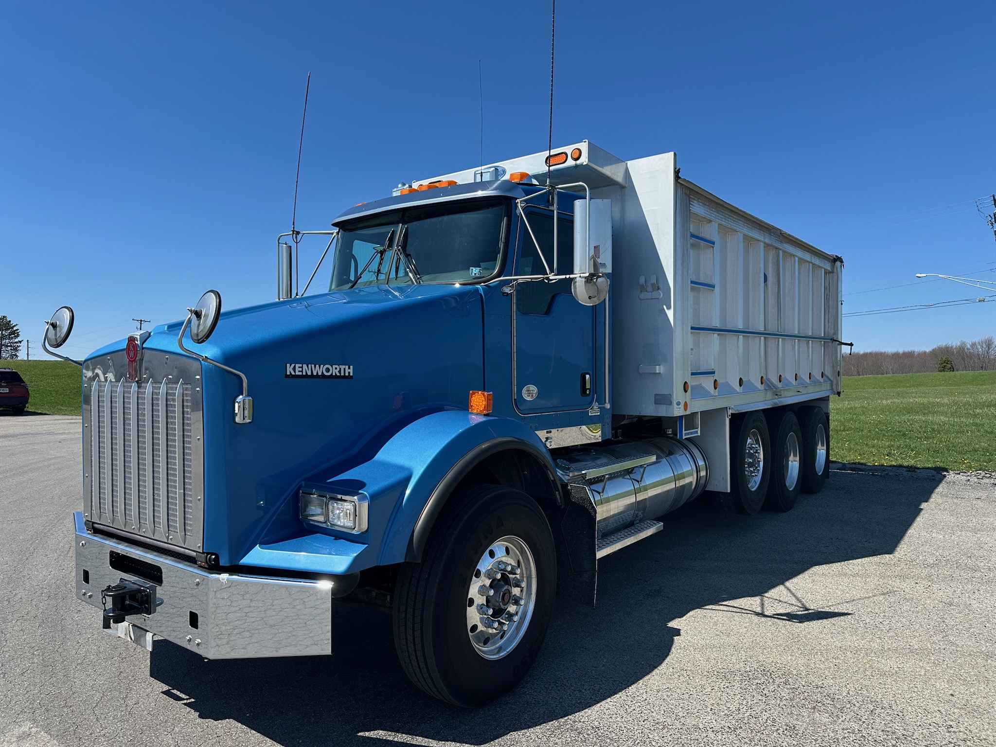 2022 KENWORTH T800 - image 1 of 6
