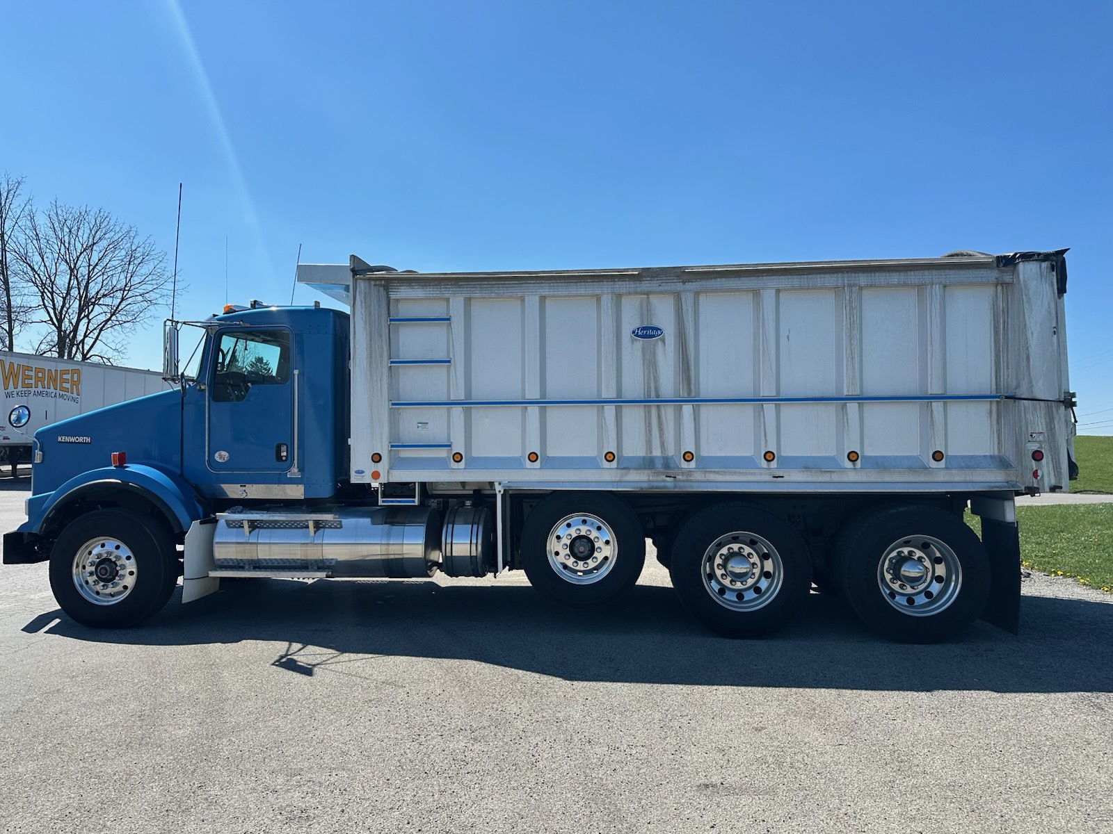 2022 KENWORTH T800 - image 2 of 6