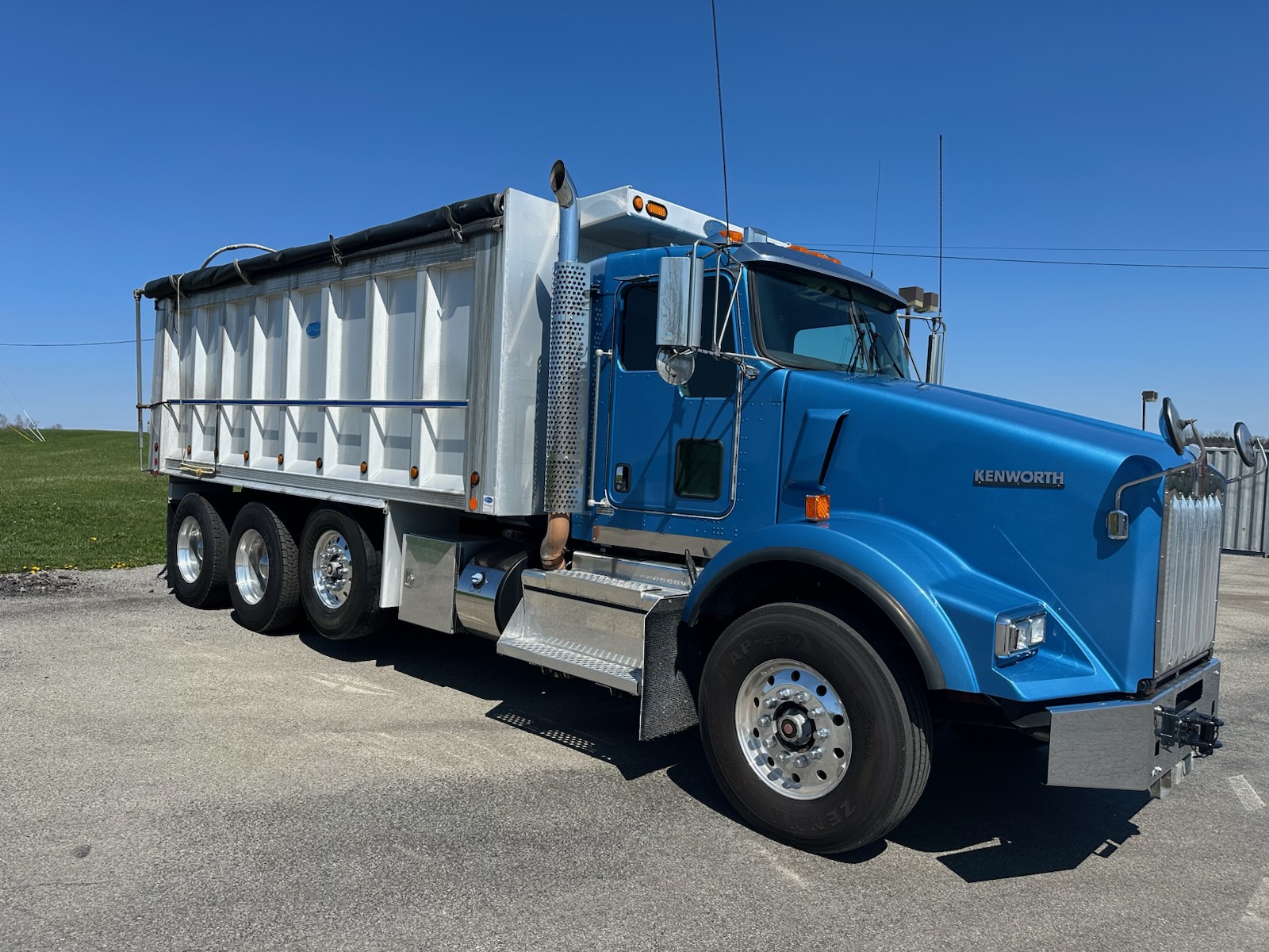 2022 KENWORTH T800 - image 3 of 6