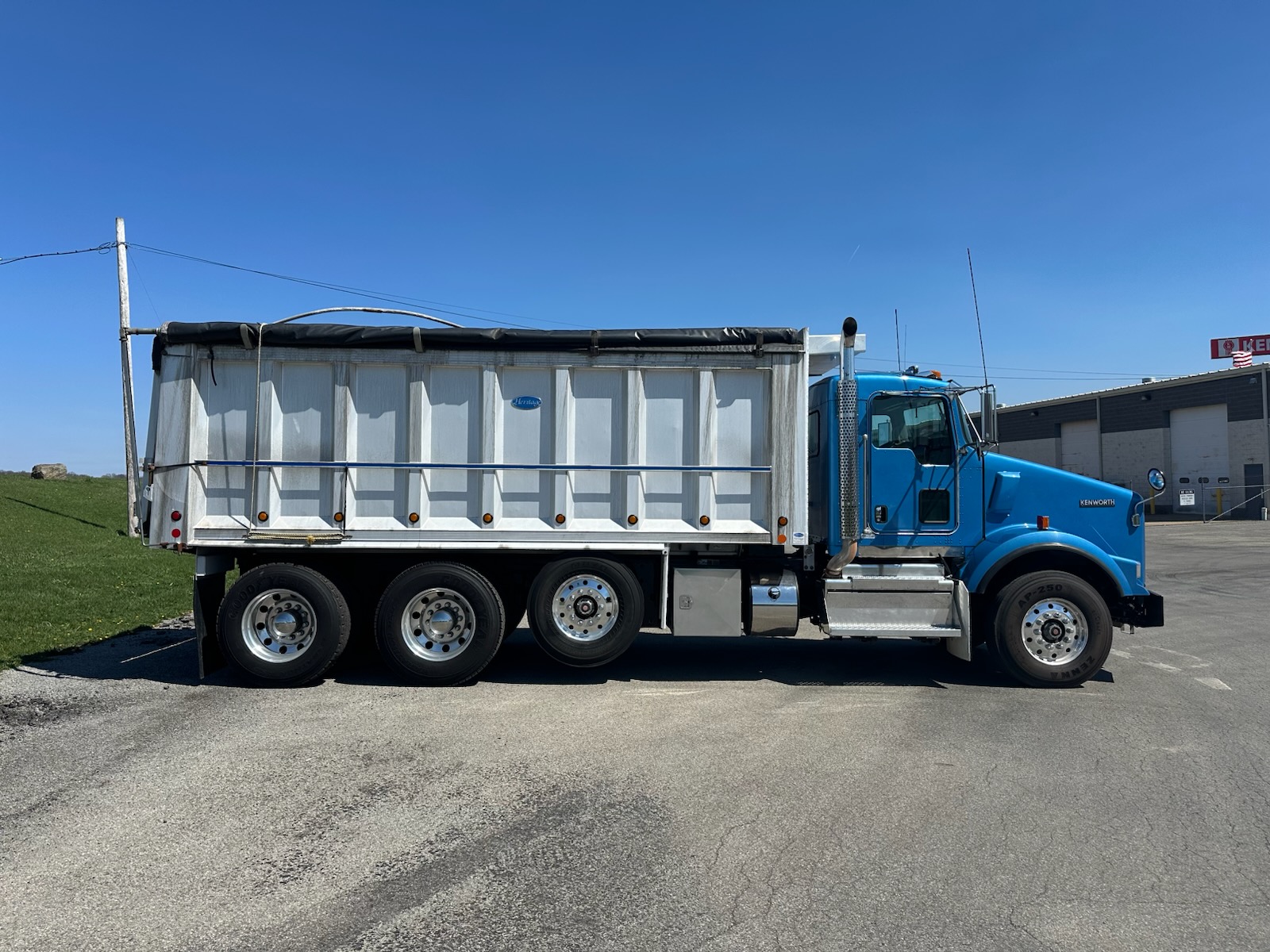 2022 KENWORTH T800 - image 4 of 6