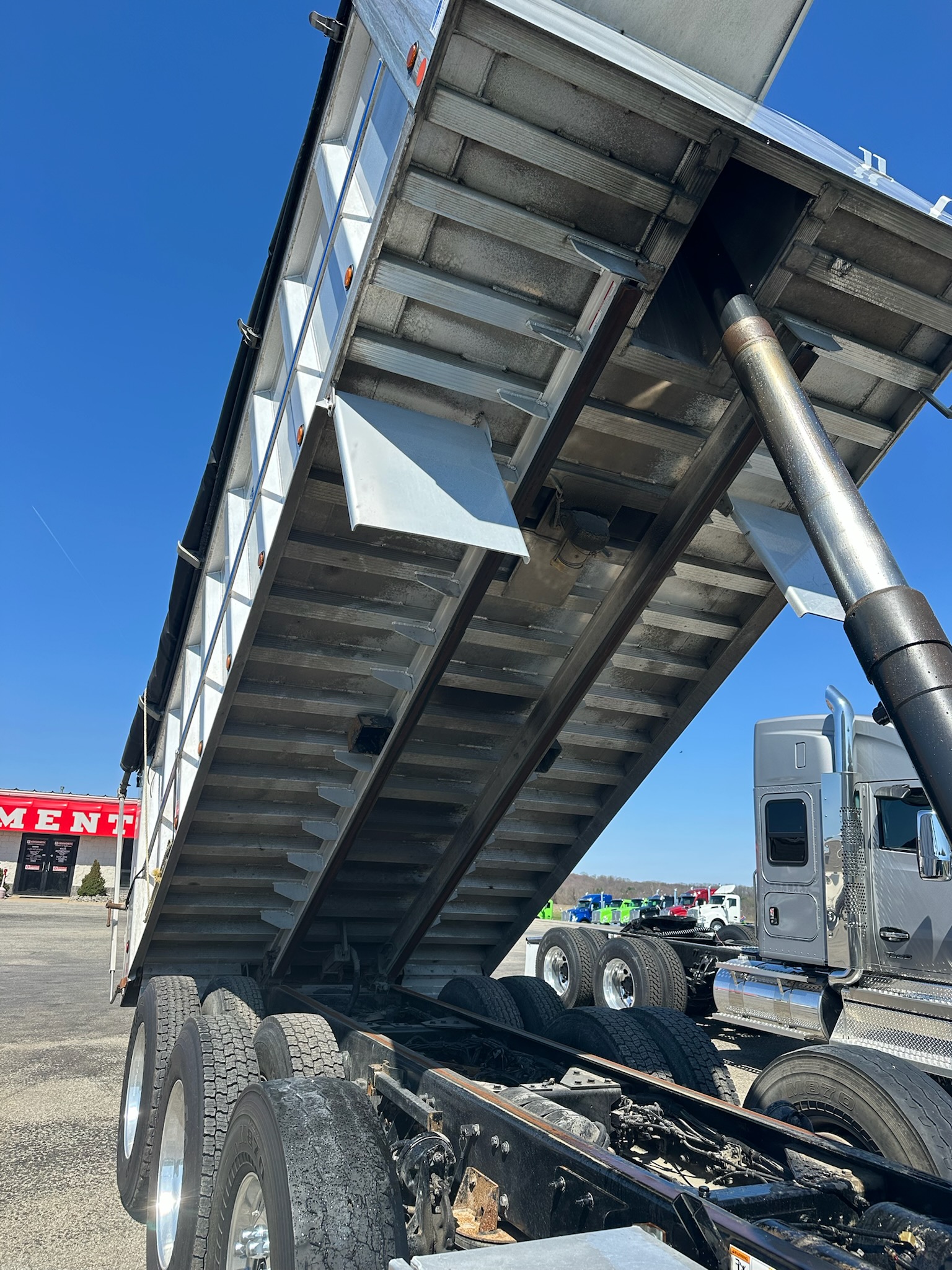 2022 KENWORTH T800 - image 6 of 6