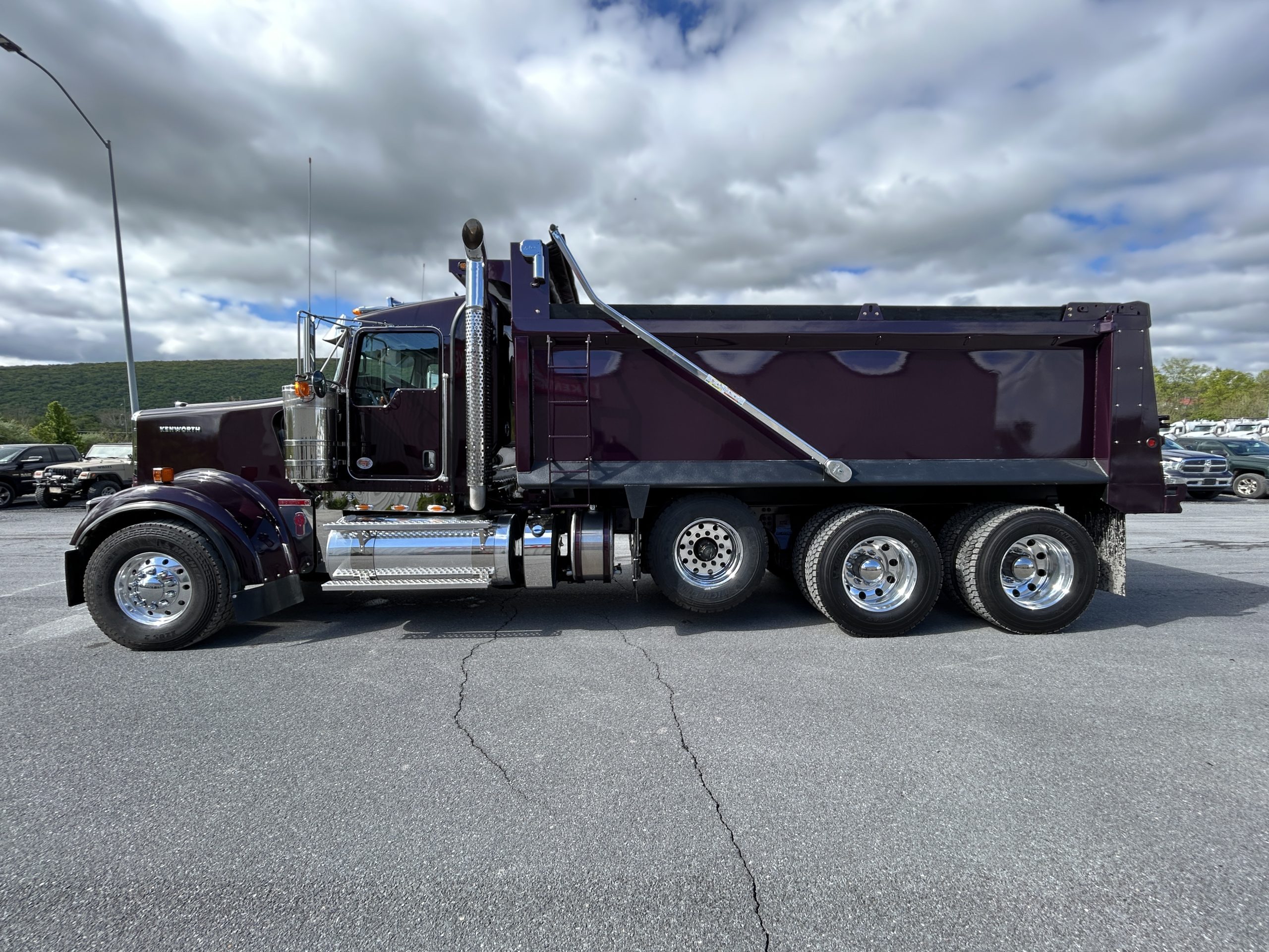 2026 KENWORTH W900 2026 KENWORTH W900 - image 3 of 6