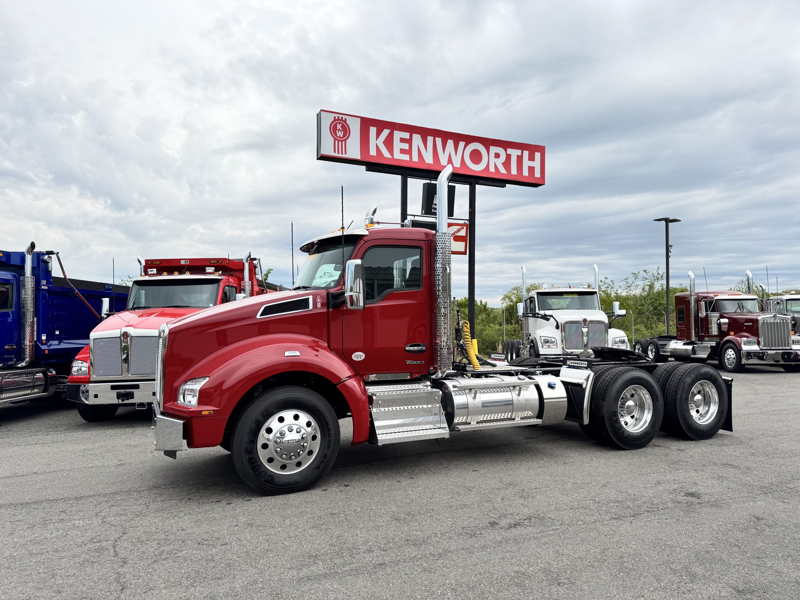 2026 KENWORTH T880 - image 1 of 6