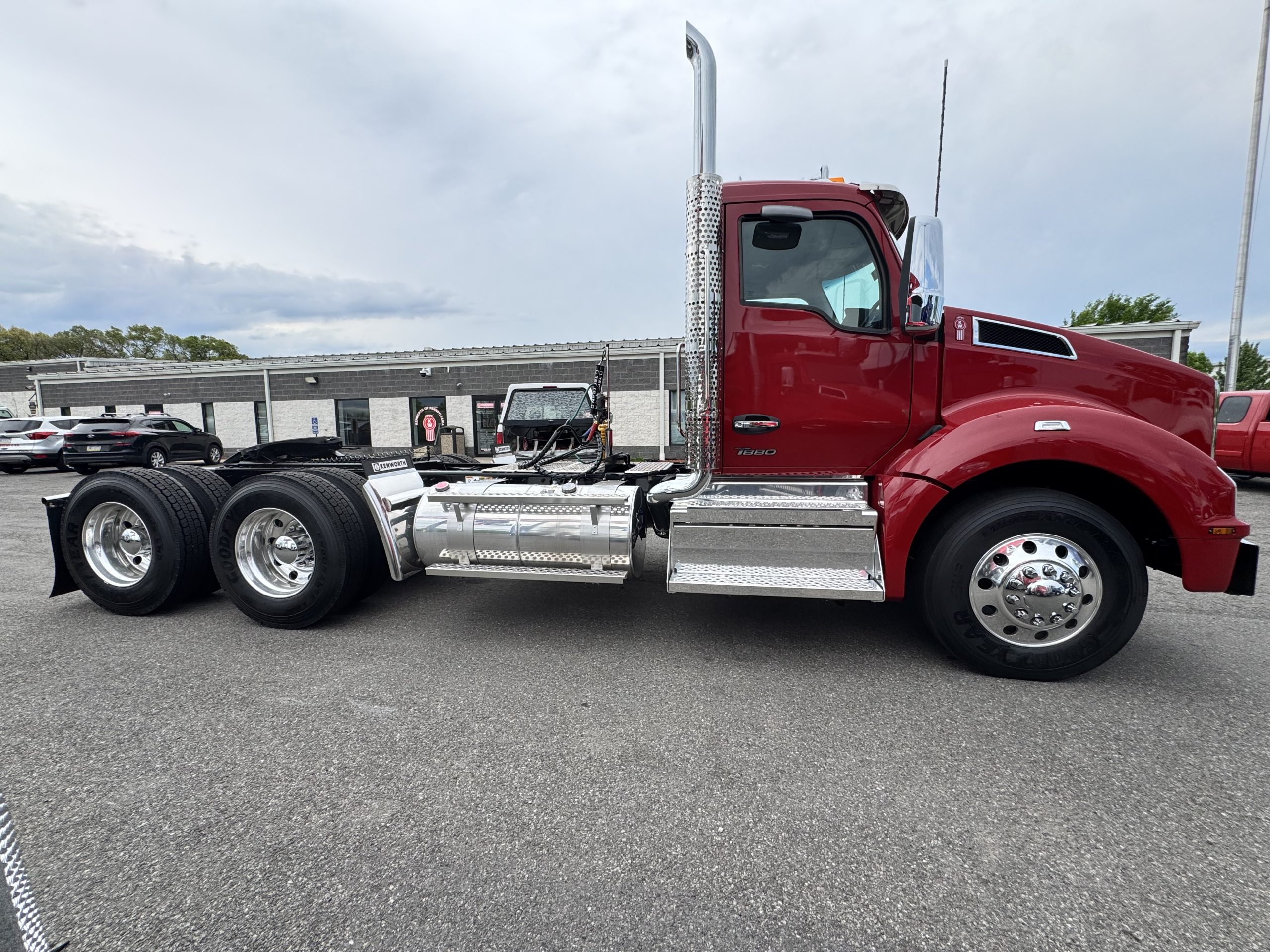 2026 KENWORTH T880 - image 4 of 6
