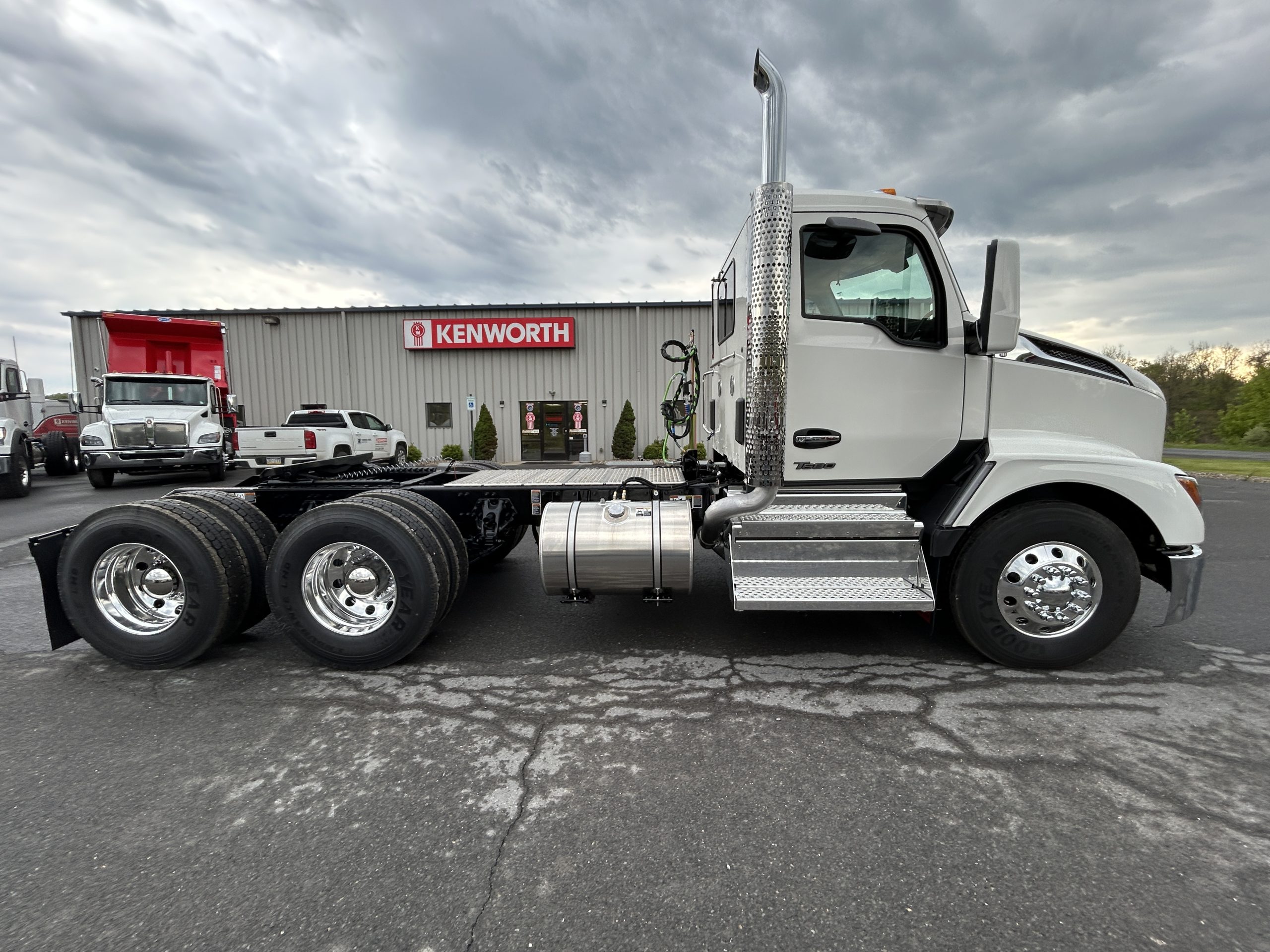 2027 KENWORTH T680 KD252880-08 2027 KENWORTH T680 KD252880-08