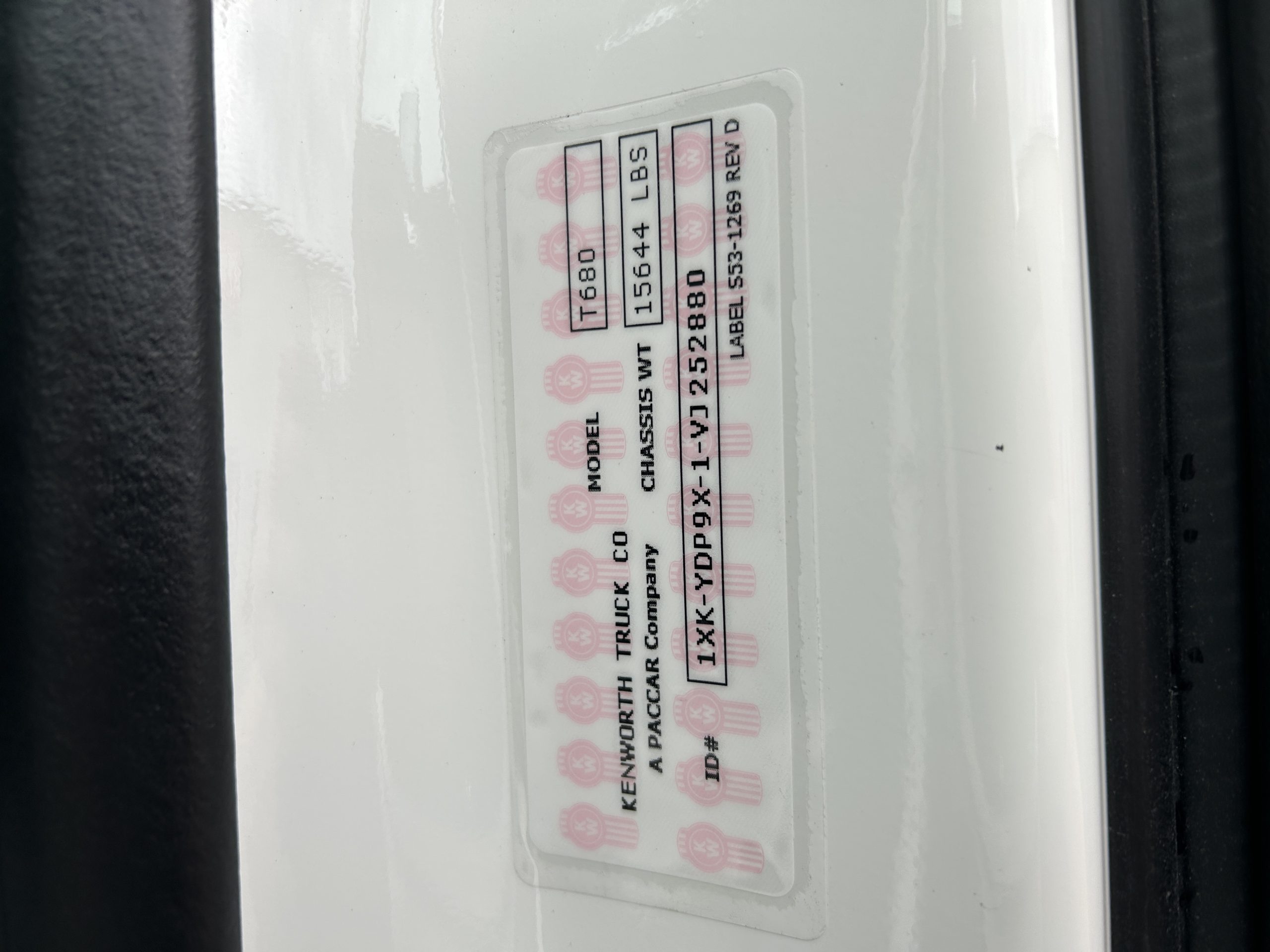 2027 KENWORTH T680 KD252880-15 2027 KENWORTH T680 KD252880-15