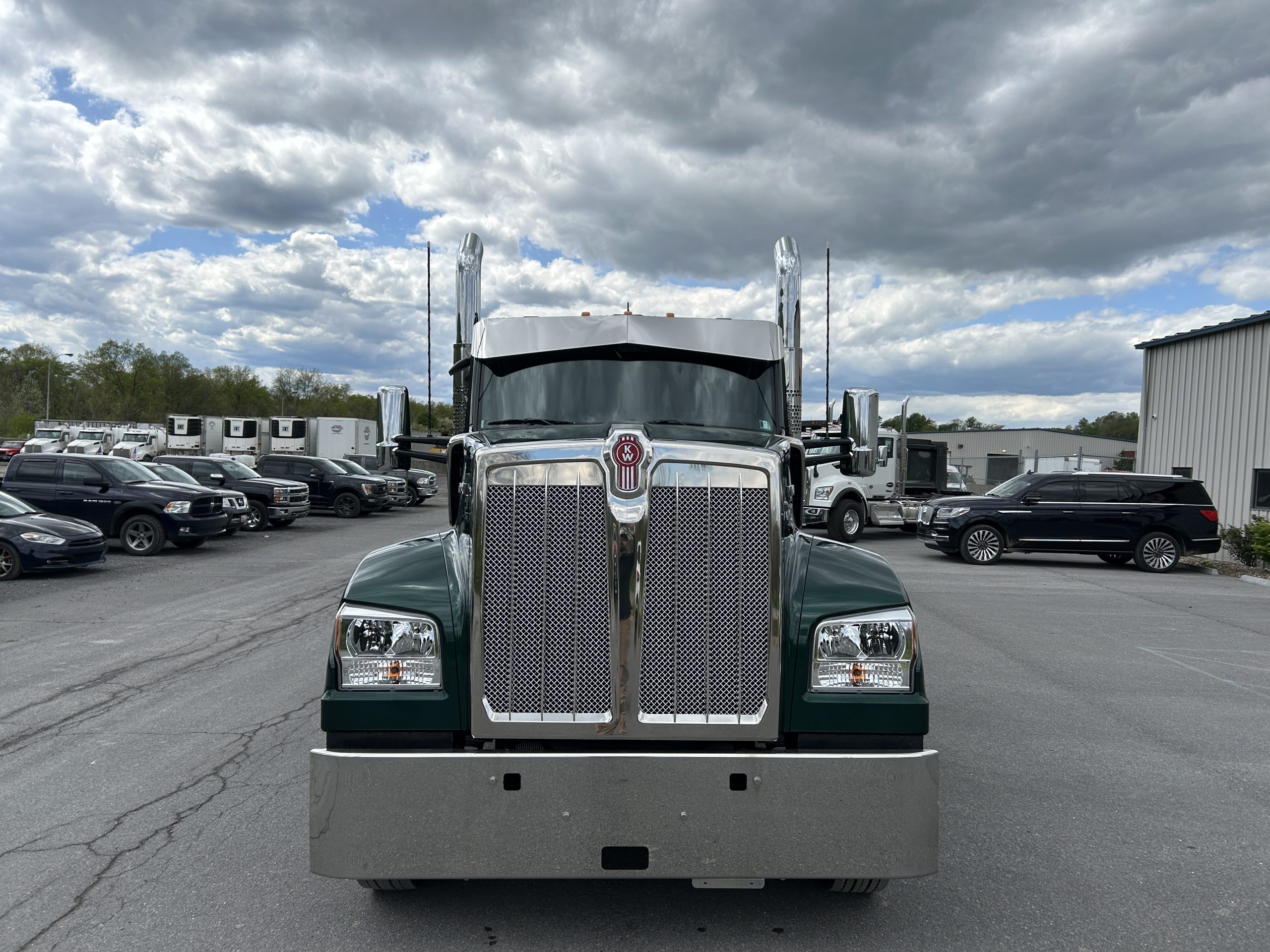 2027 KENWORTH W990 - image 2 of 6