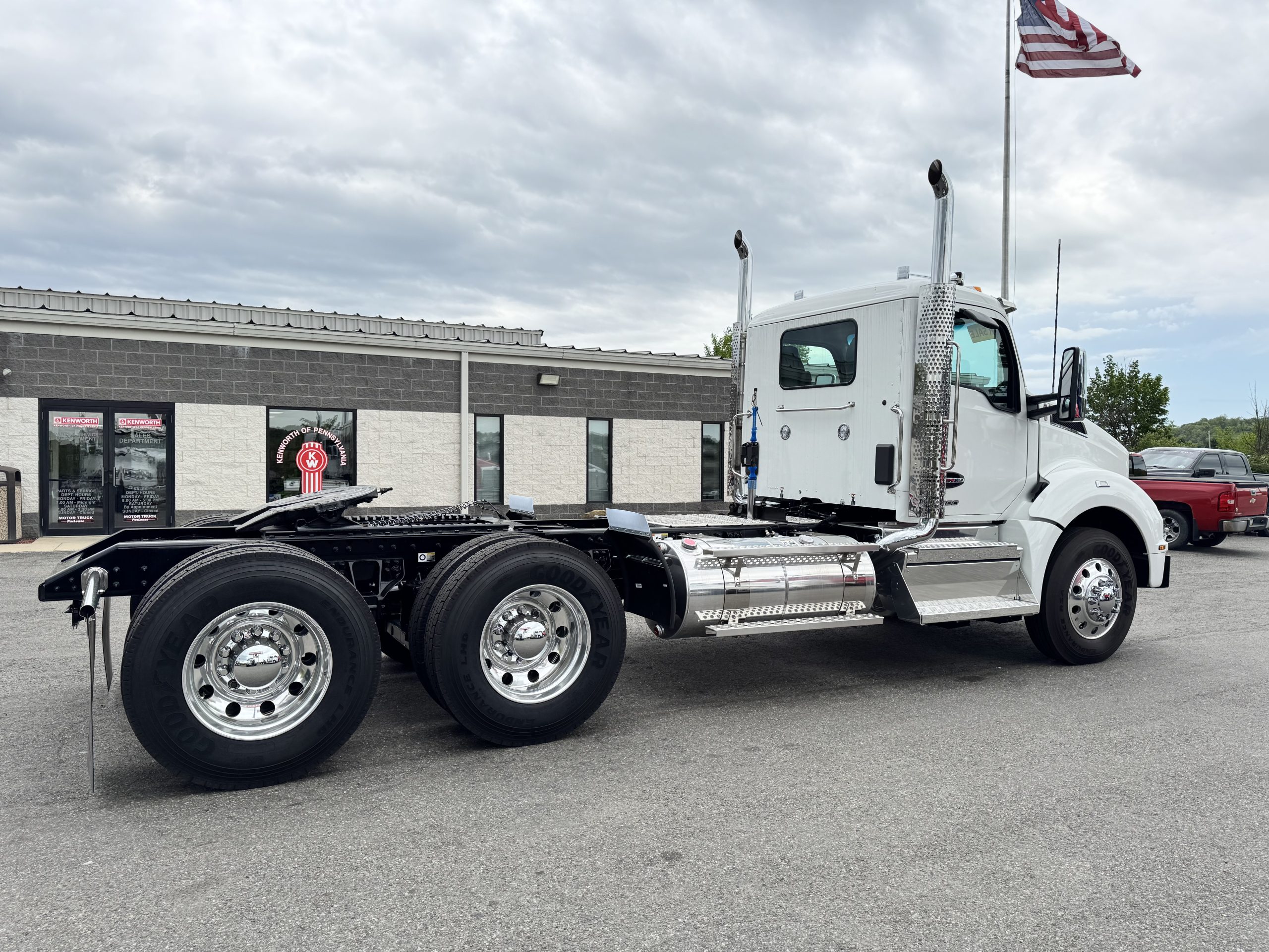 2027 KENWORTH T880 - image 5 of 6