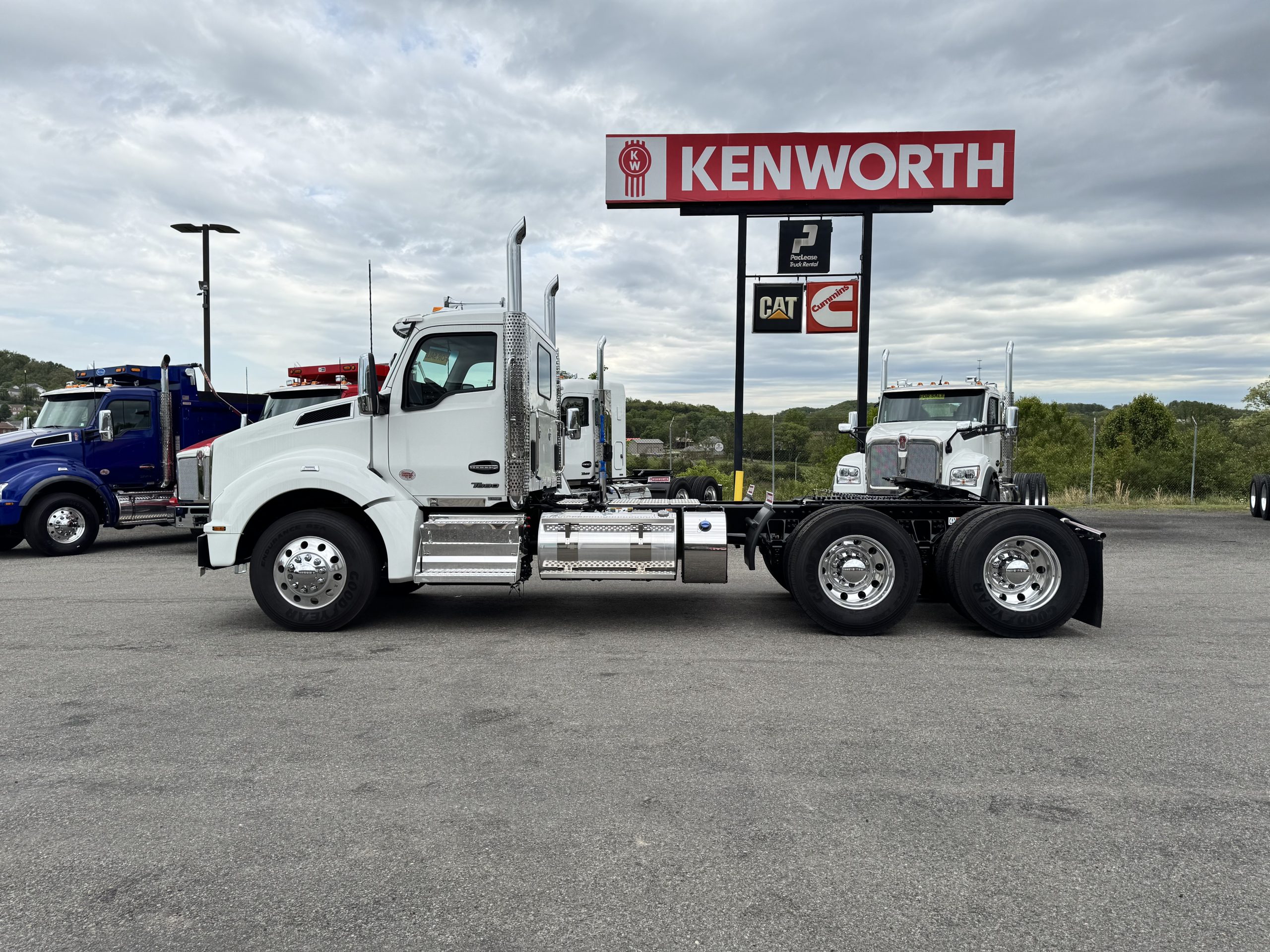 2027 KENWORTH T880 KN236456-09 2027 KENWORTH T880 KN236456-09