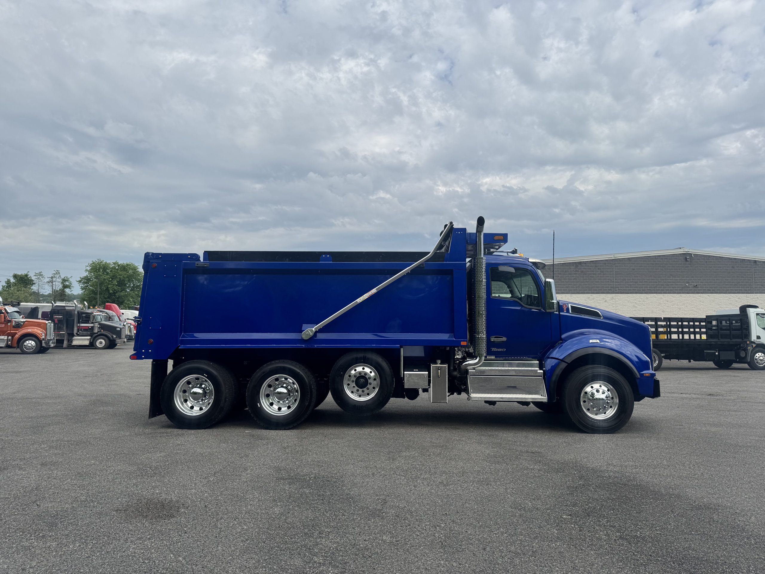 2027 KENWORTH T880 KN236511-04 2027 KENWORTH T880 KN236511-04