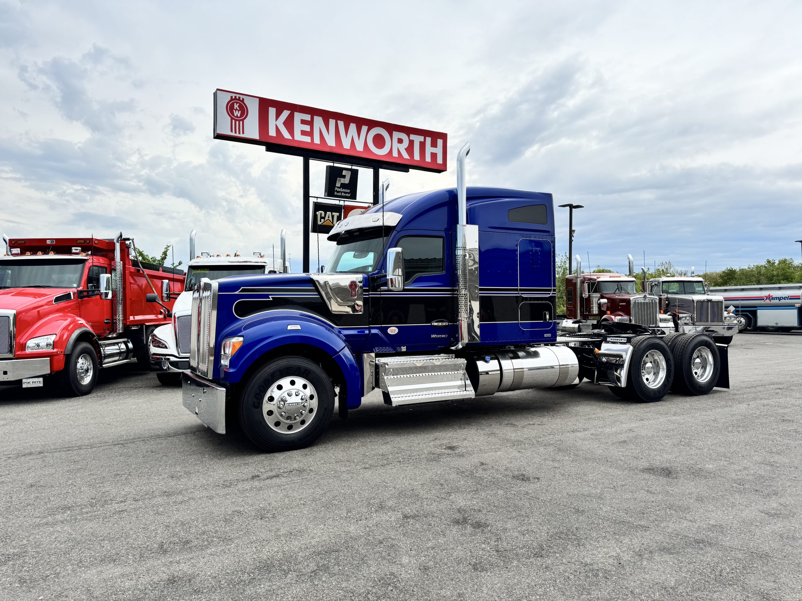 2027 KENWORTH W990 - image 1 of 6