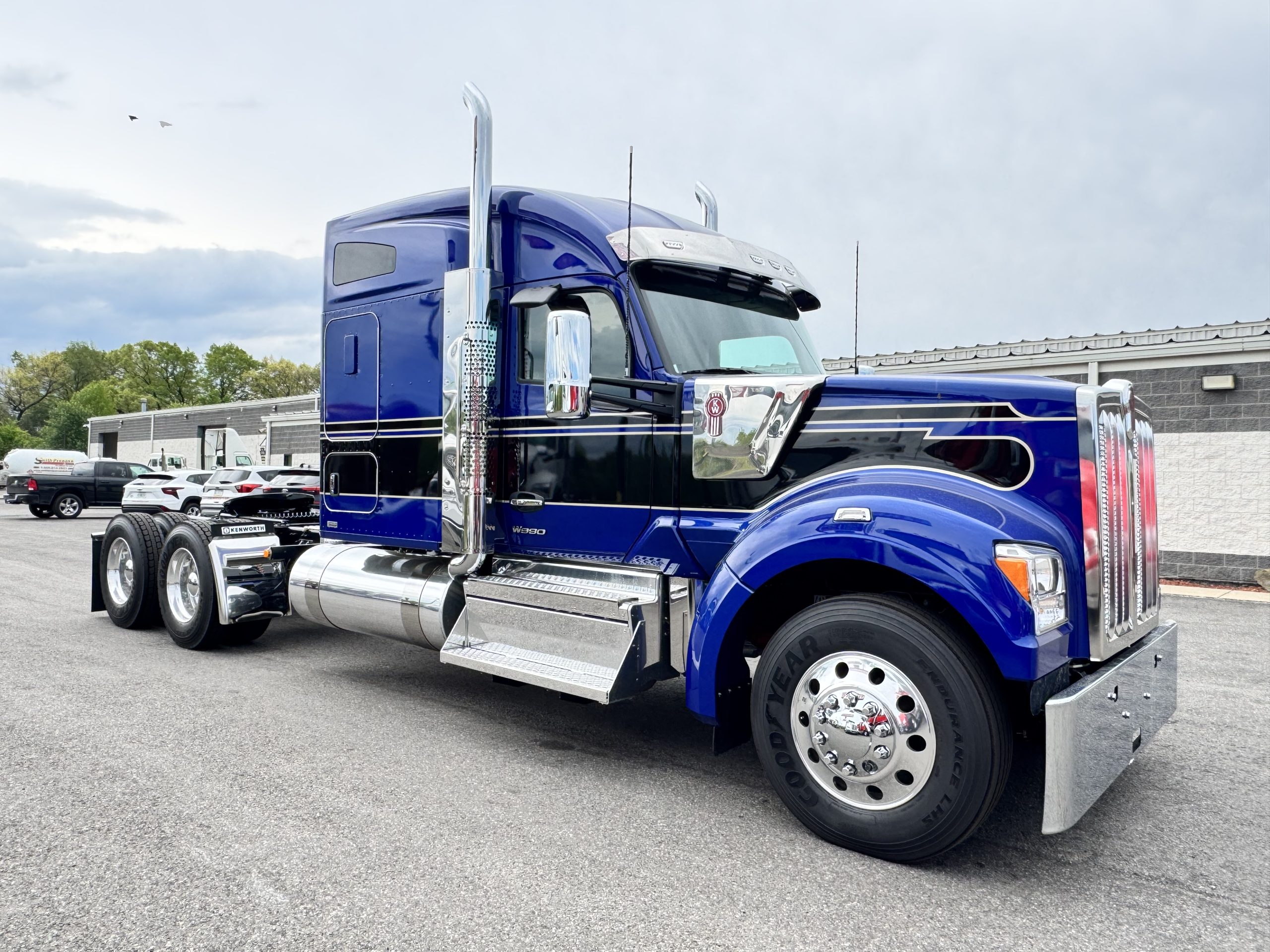 2027 KENWORTH W990 - image 3 of 6