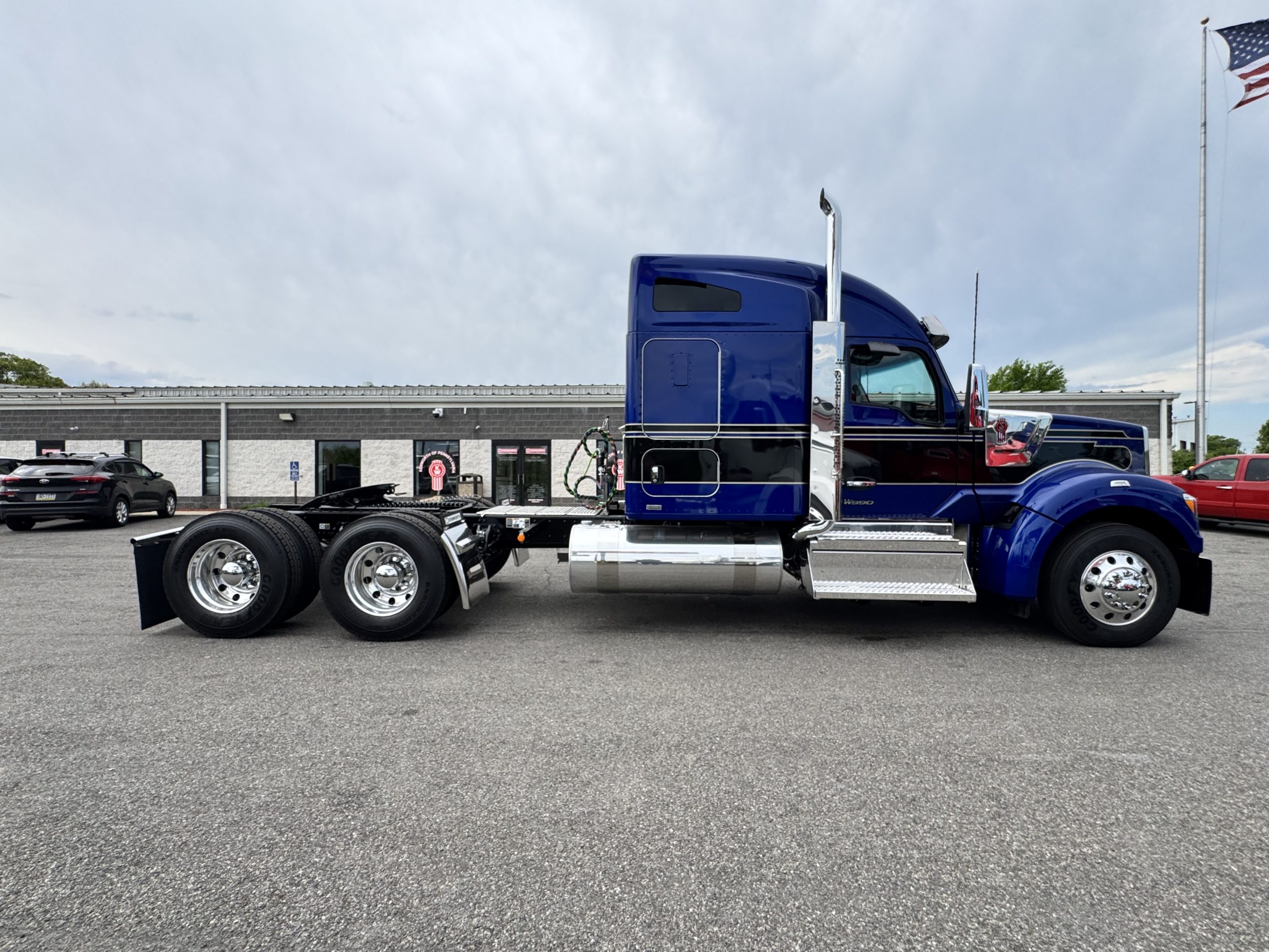 2027 KENWORTH W990 - image 4 of 6