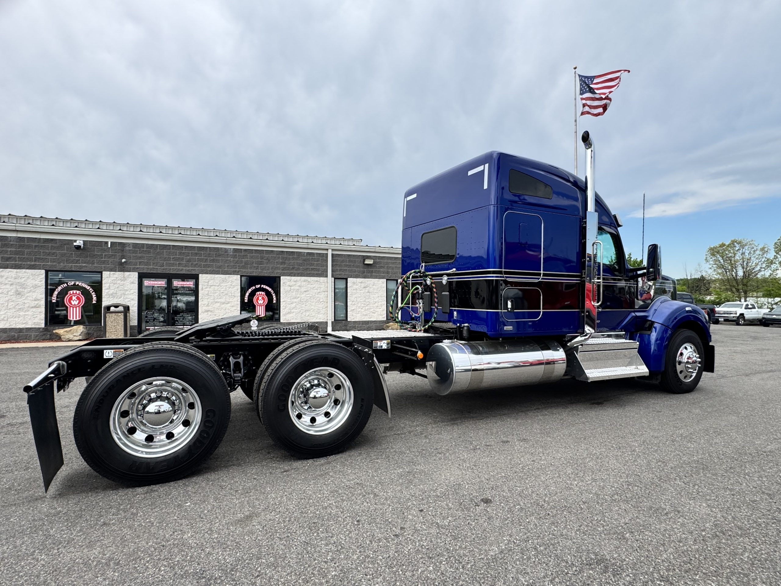 2027 KENWORTH W990 - image 5 of 6