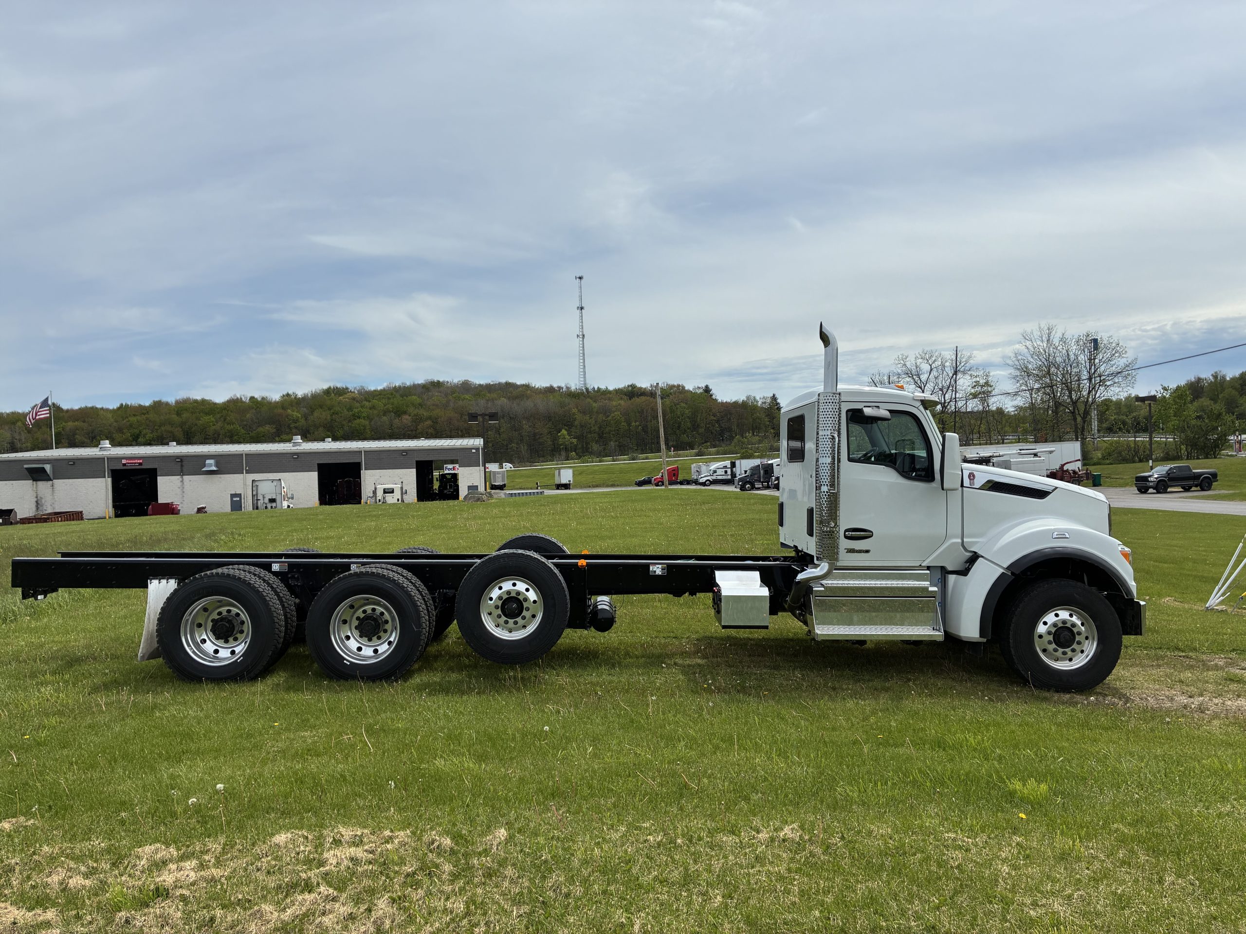 2027 KENWORTH T880 2027 KENWORTH T880 - image 5 of 6