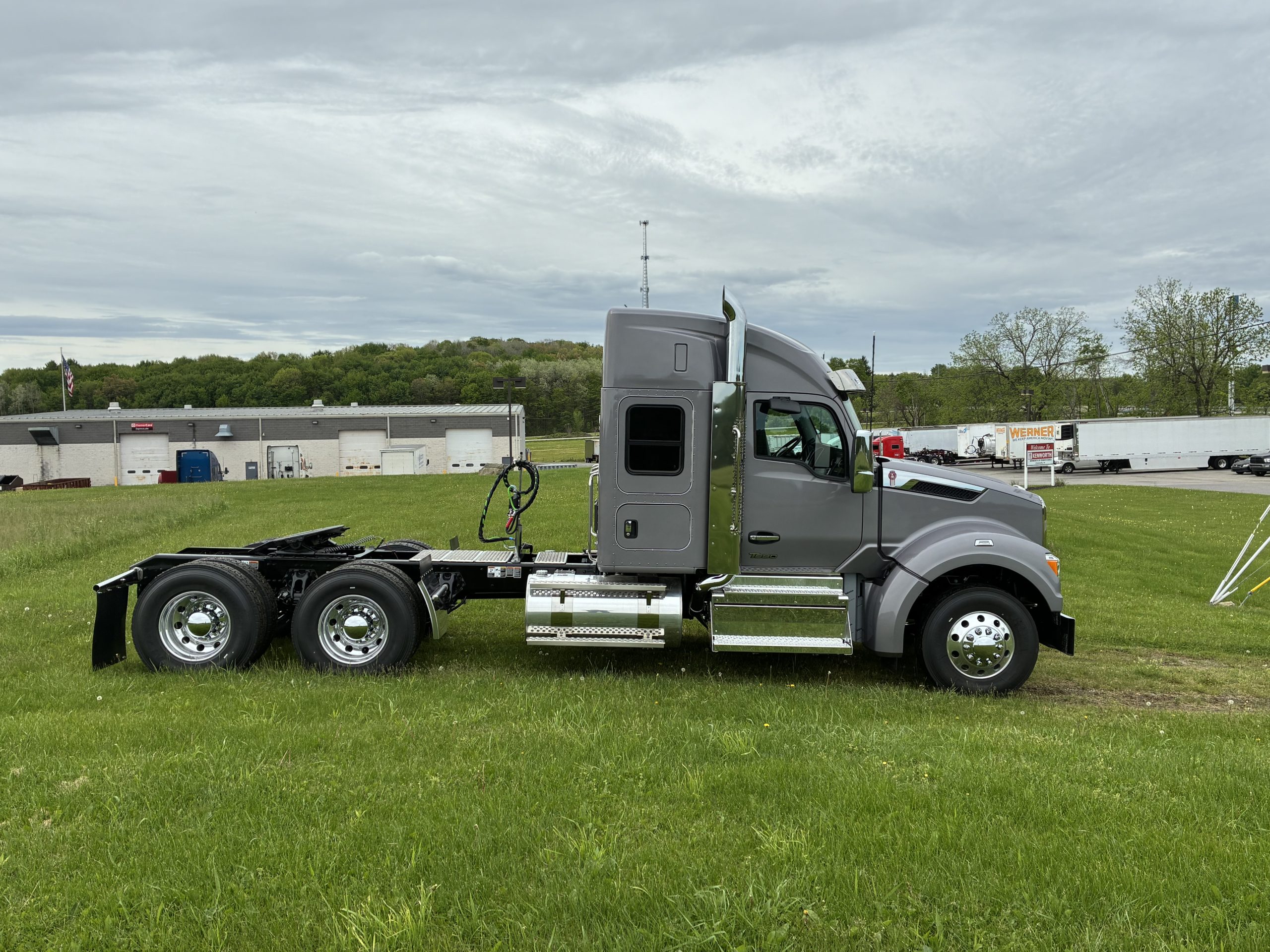 2027 KENWORTH T880 2027 KENWORTH T880 - image 5 of 6