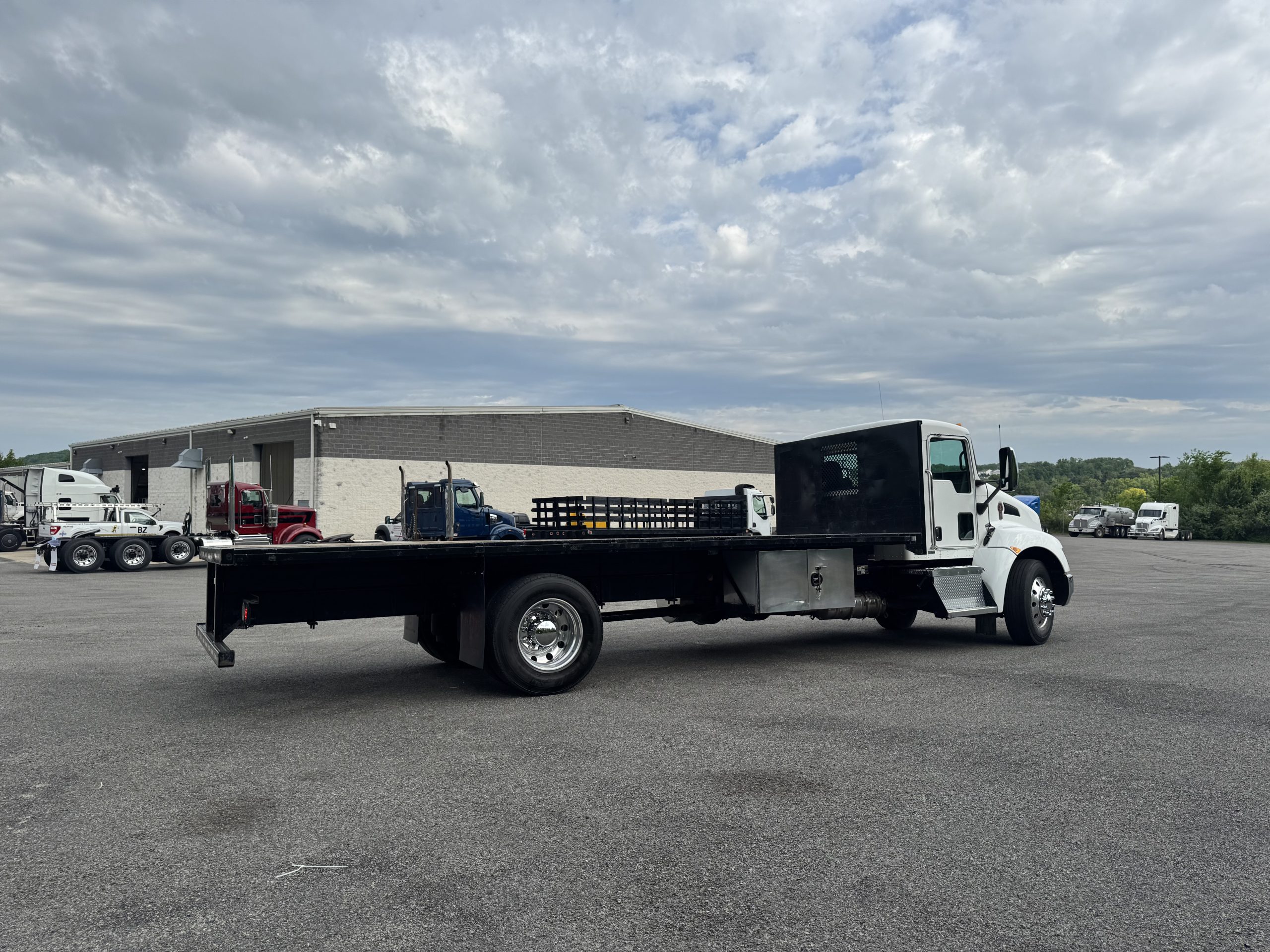 2019 KENWORTH T270 - image 5 of 6