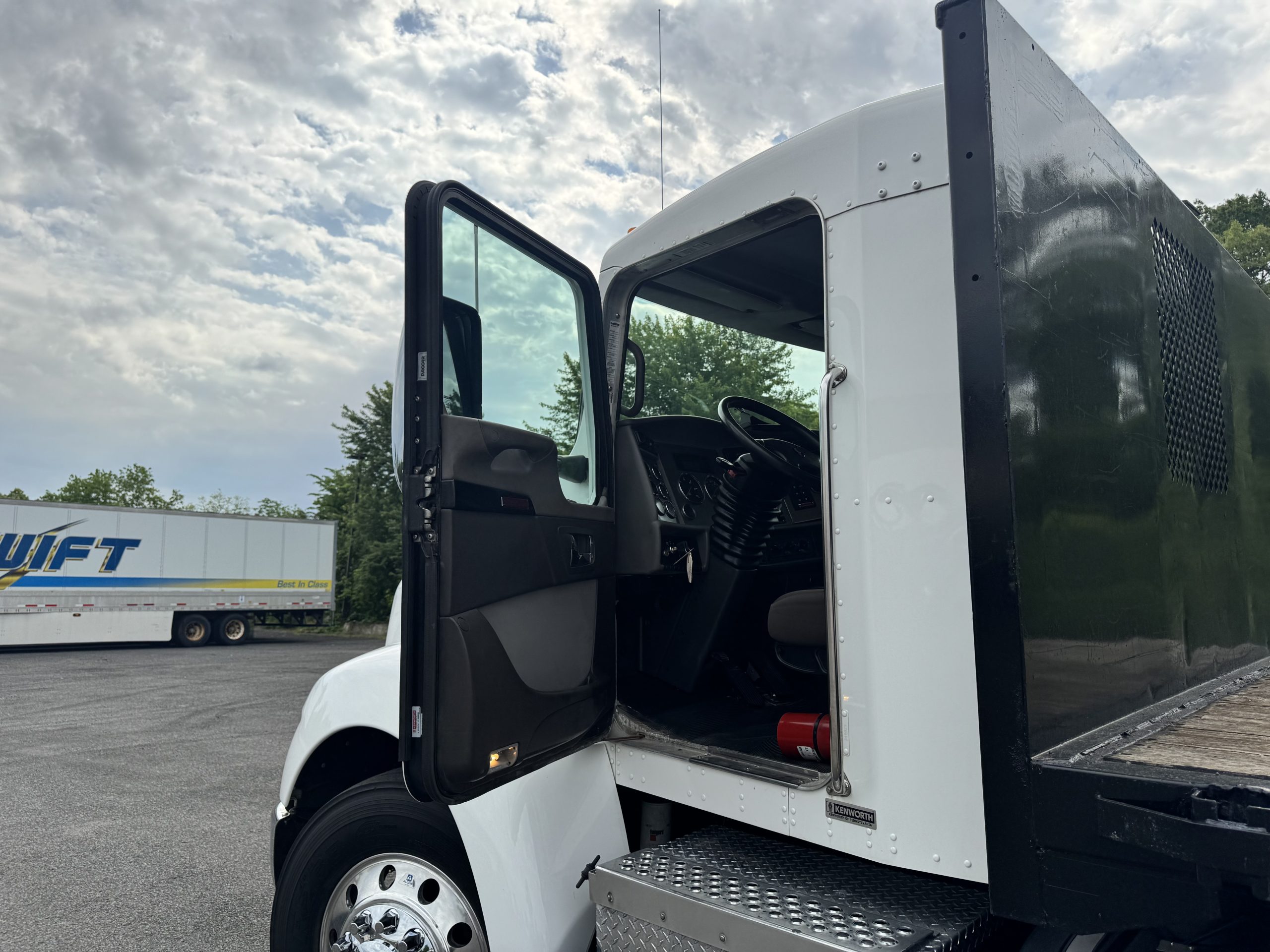 2019 KENWORTH T270 PV349829-10 2019 KENWORTH T270 PV349829-10