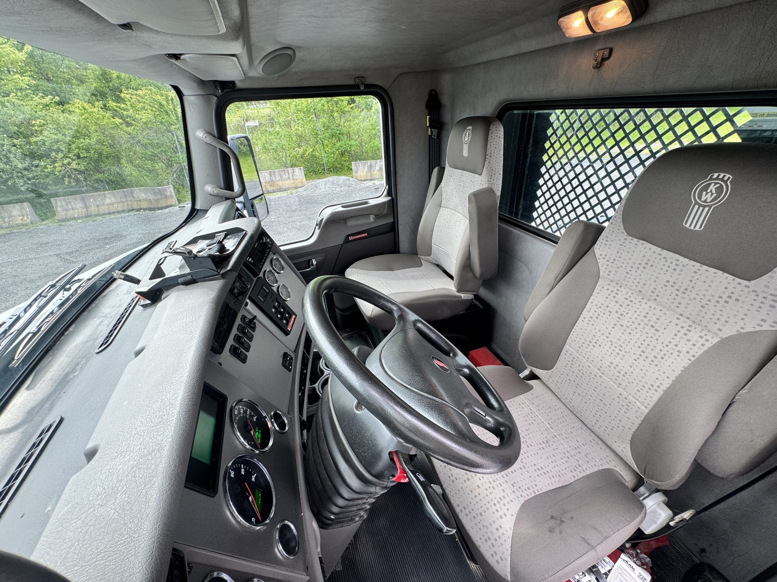 2019 KENWORTH T270 PV349829-11 2019 KENWORTH T270 PV349829-11