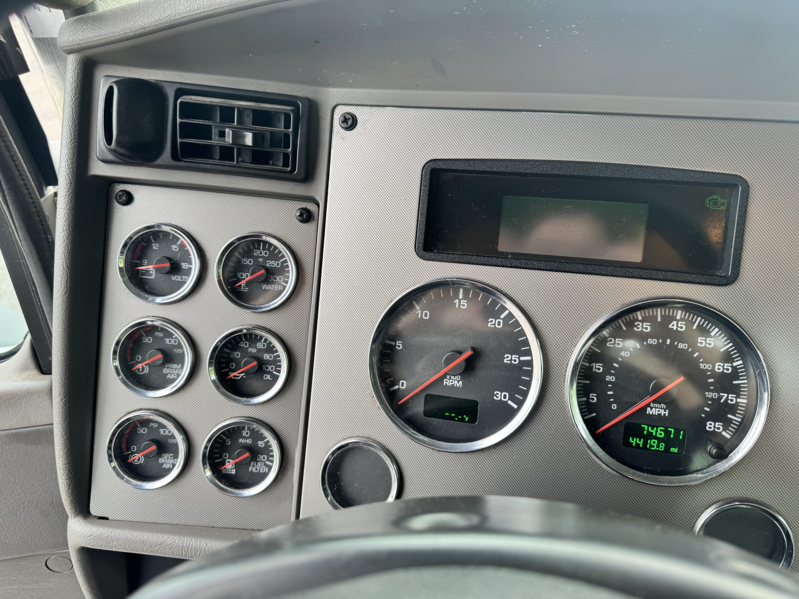 2019 KENWORTH T270 PV349829-14 2019 KENWORTH T270 PV349829-14