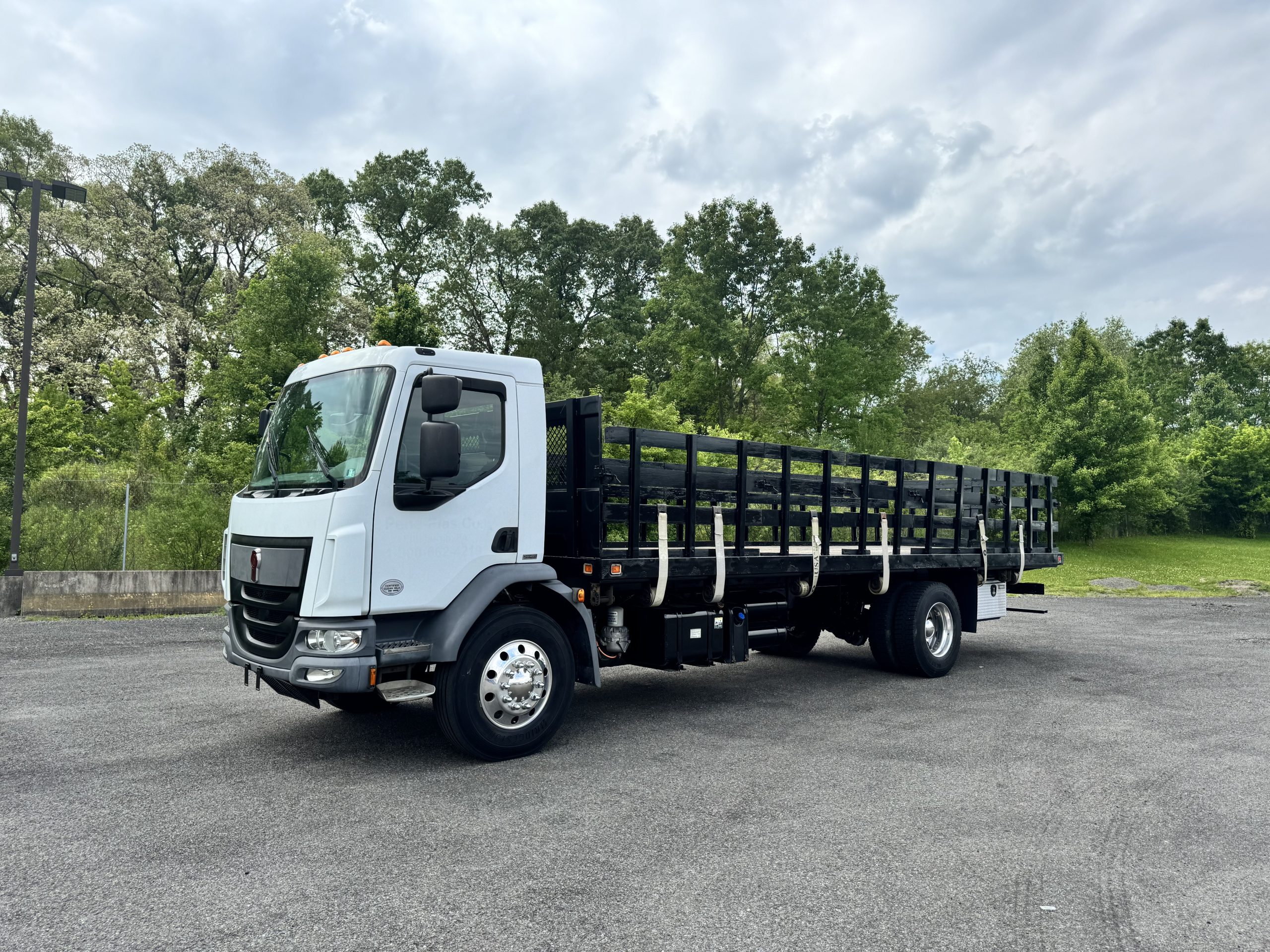 2017 KENWORTH K270 - image 1 of 6