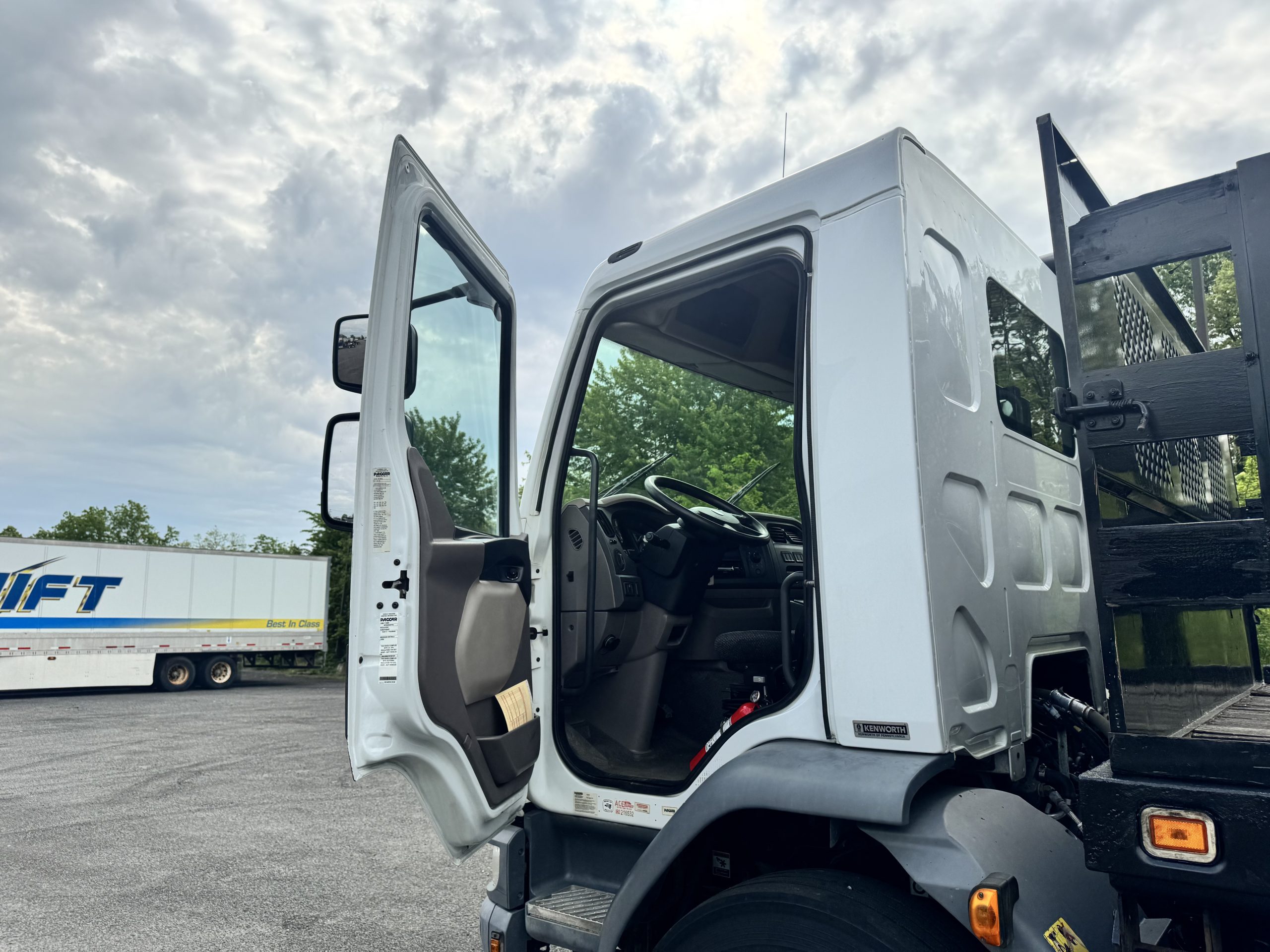 2017 KENWORTH K270 TN581637-09 2017 KENWORTH K270 TN581637-09