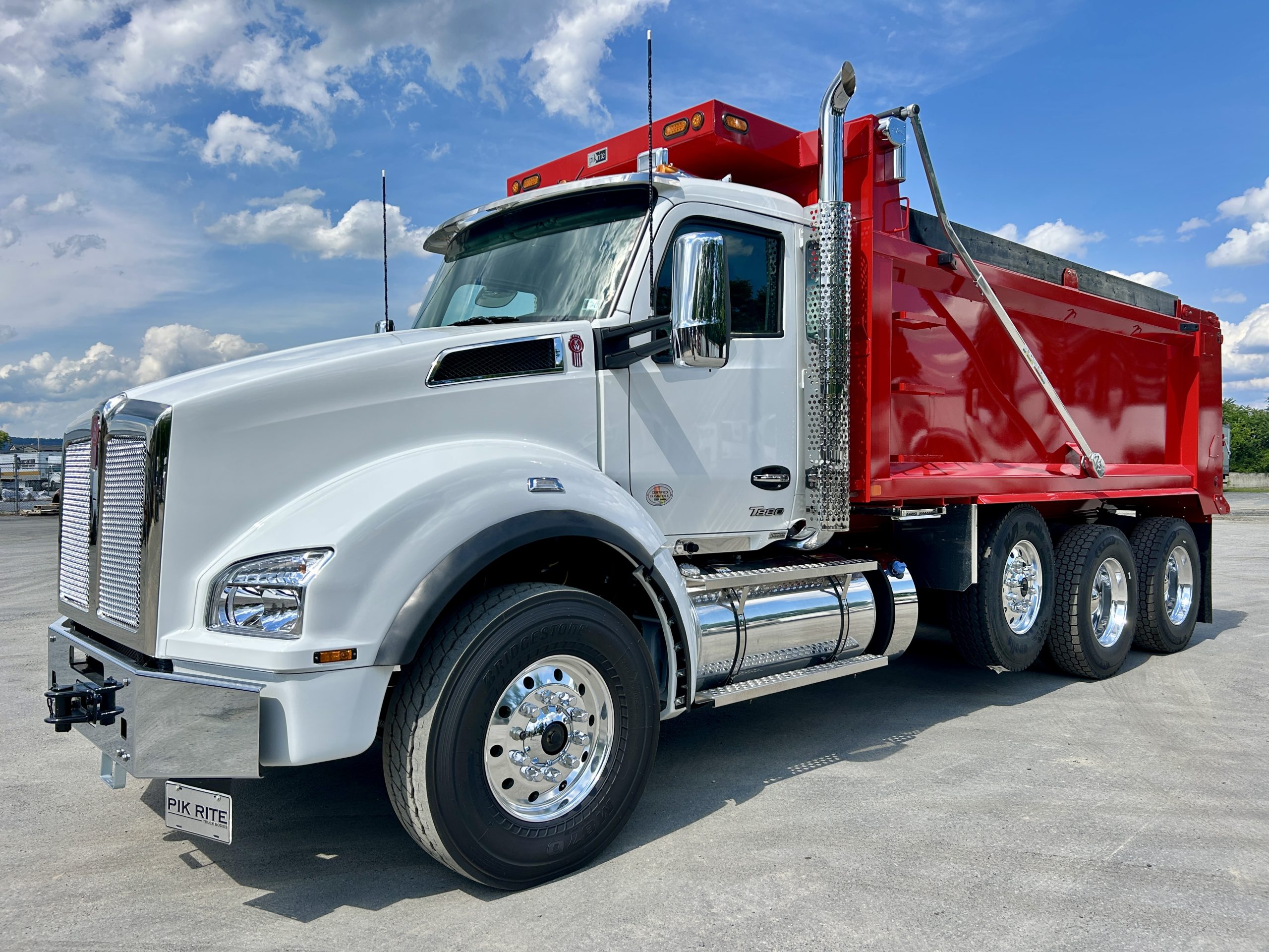 2027 KENWORTH T880 2027 KENWORTH T880 - image 1 of 6