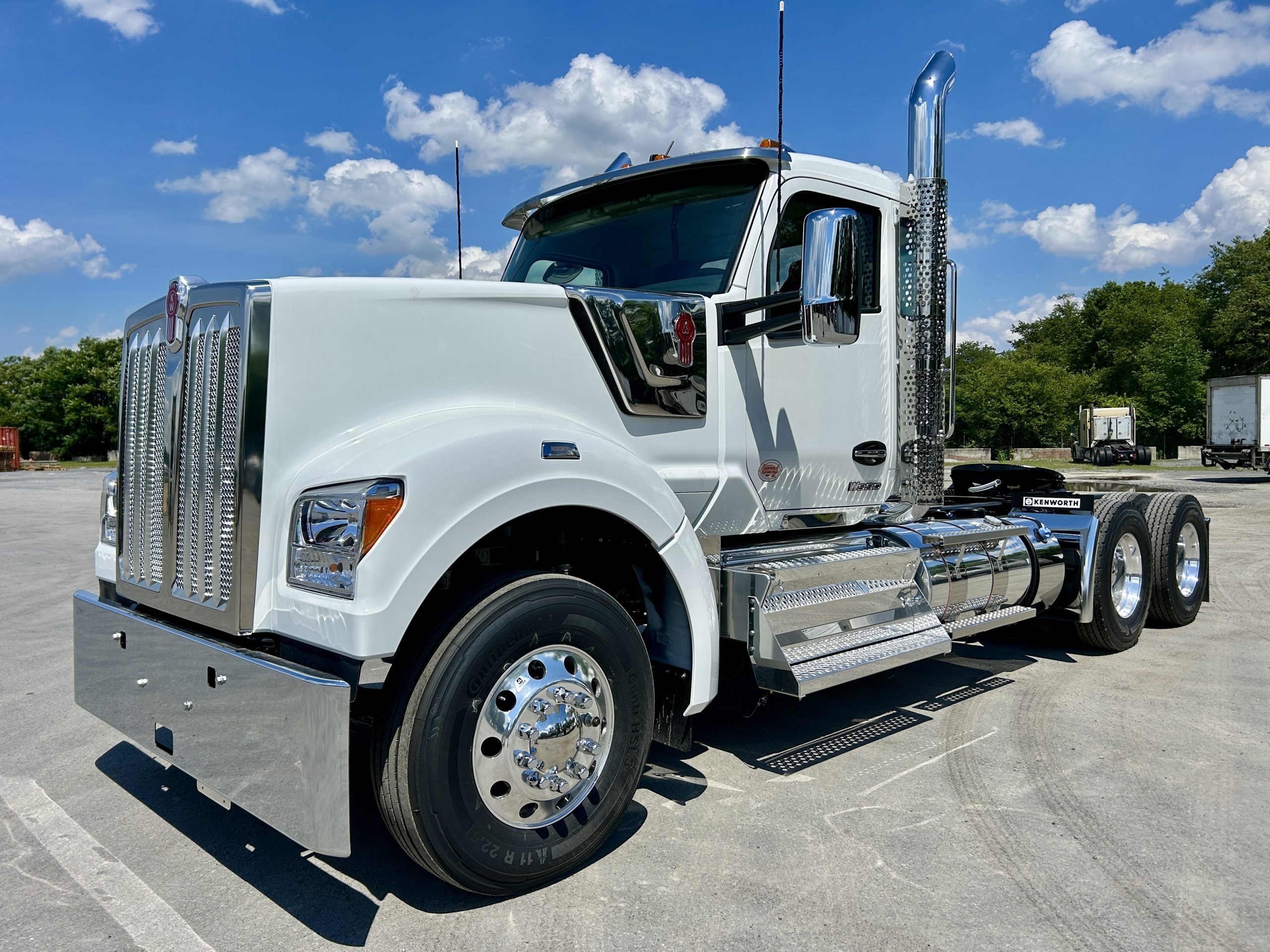 2027 KENWORTH W990 2027 KENWORTH W990 - image 1 of 6