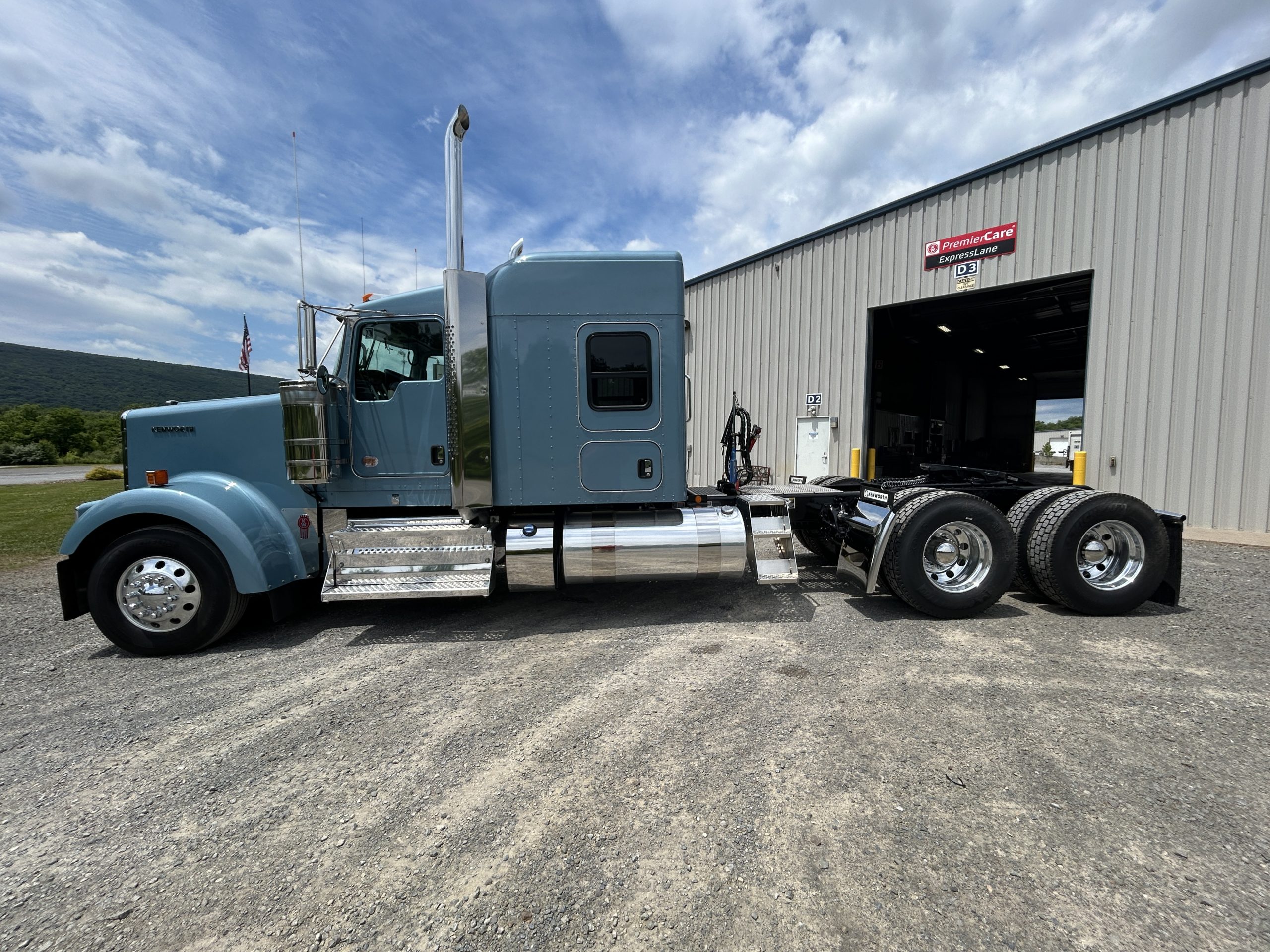 2027 KENWORTH W900 2027 KENWORTH W900 - image 3 of 6