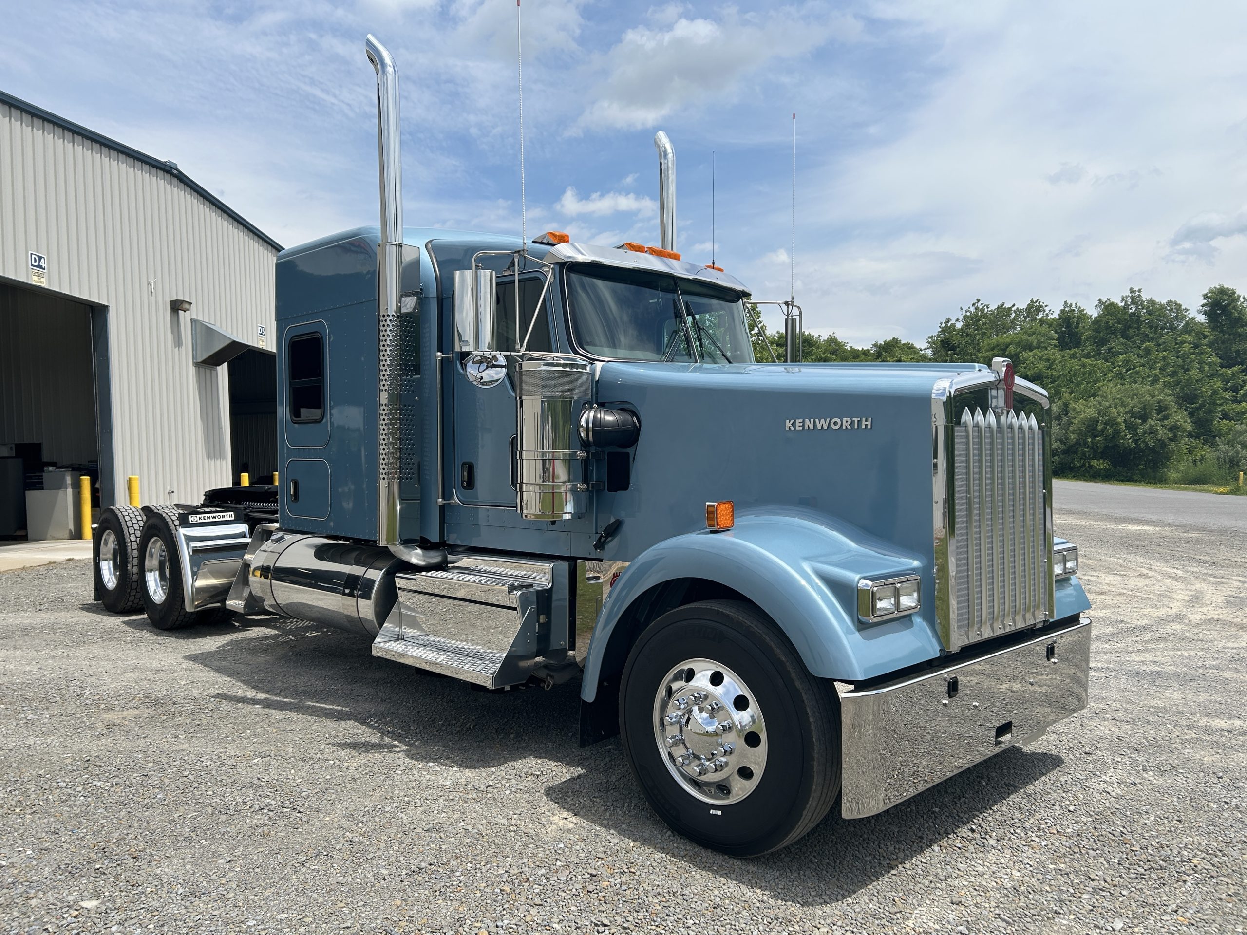 2027 KENWORTH W900 KM255896-08 2027 KENWORTH W900 KM255896-08