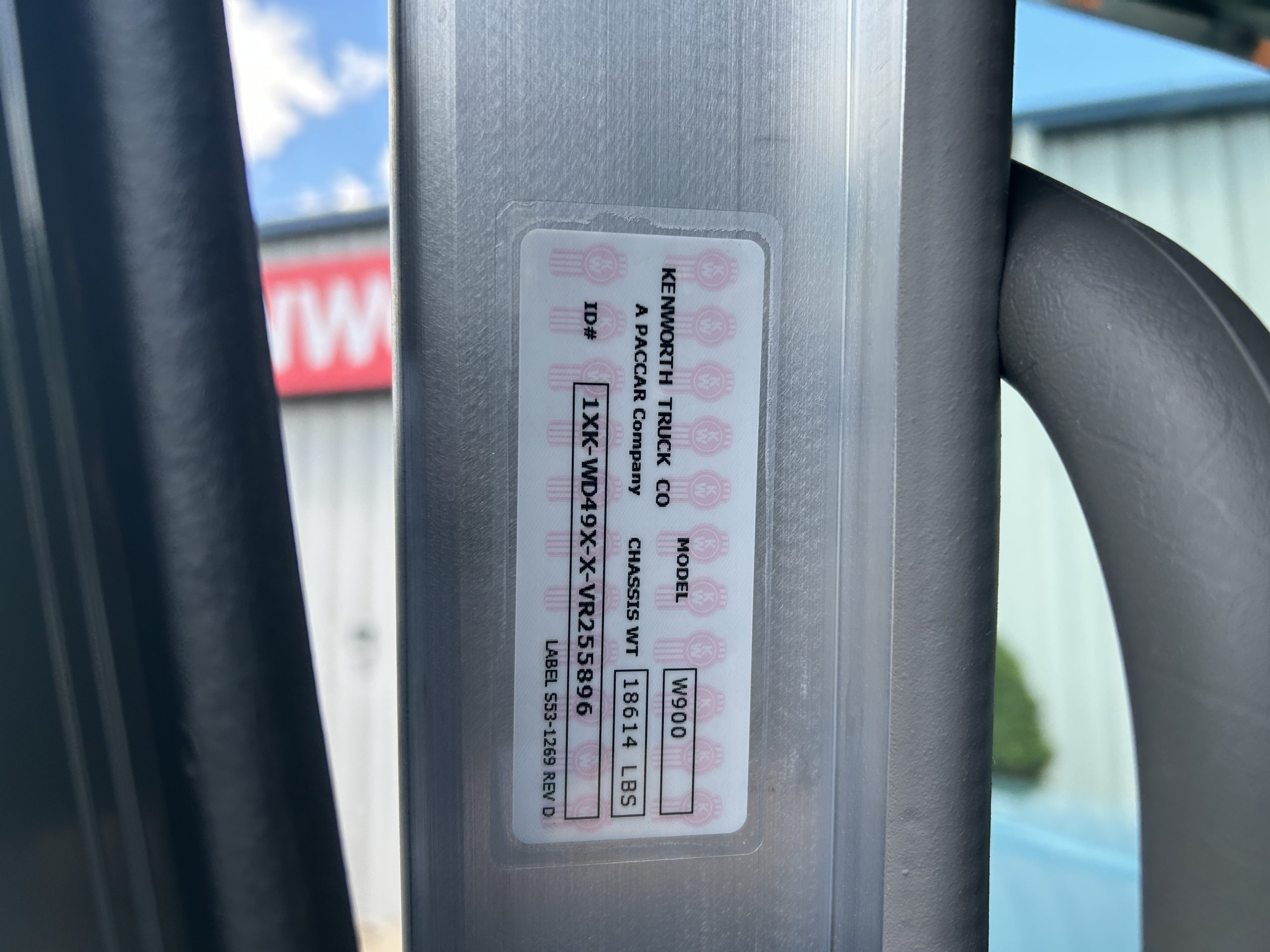 2027 KENWORTH W900 KM255896-18 2027 KENWORTH W900 KM255896-18