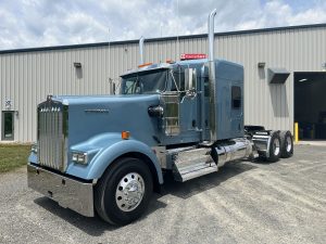 2027 KENWORTH W900 KM255897-01