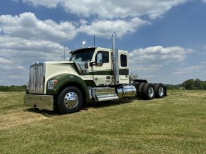 2027 KENWORTH W990 KV252884-01