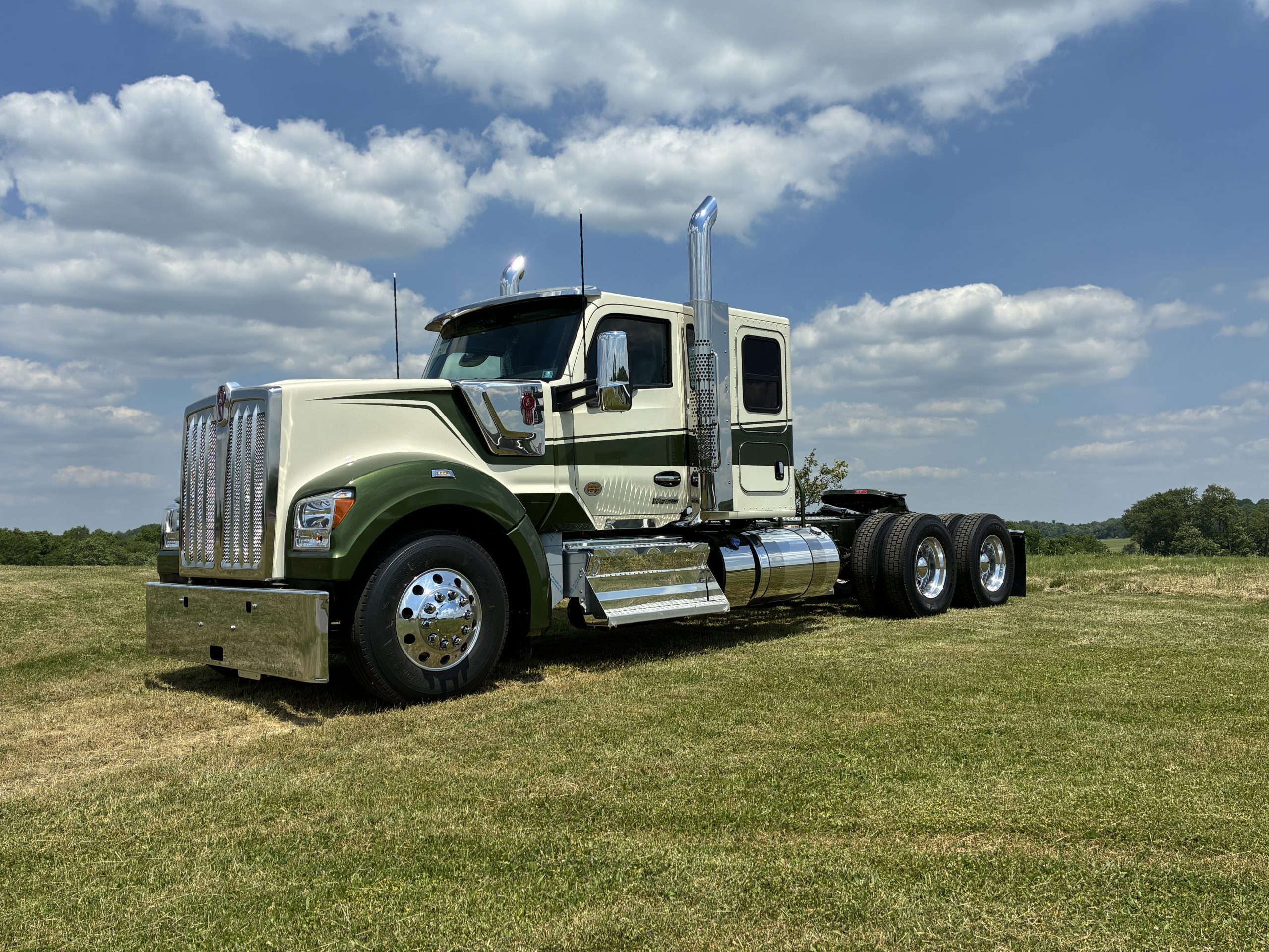2027 KENWORTH W990 - image 1 of 6