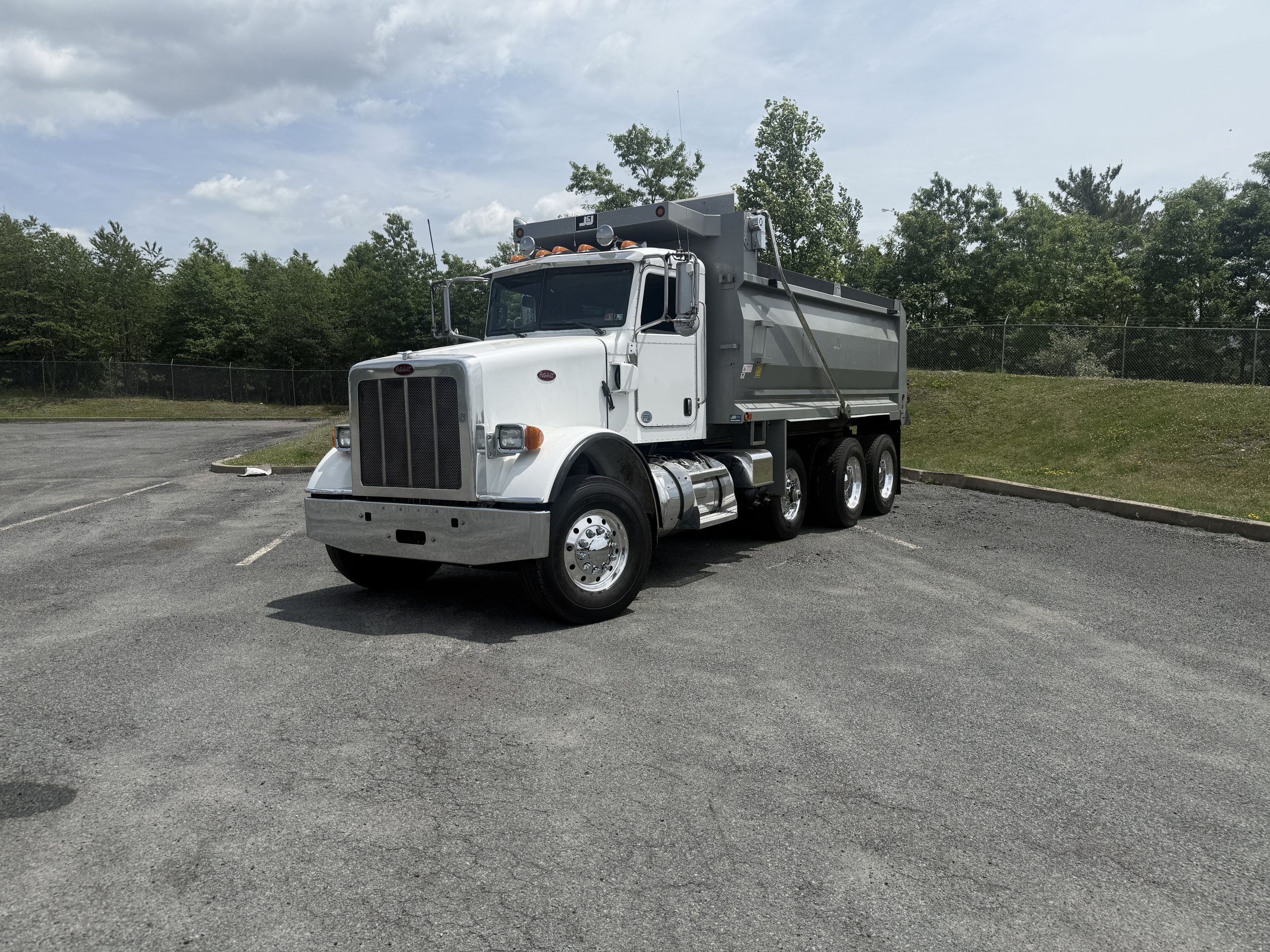 2016 PETERBILT 365 TD357562-01 2016 PETERBILT 365 TD357562-01