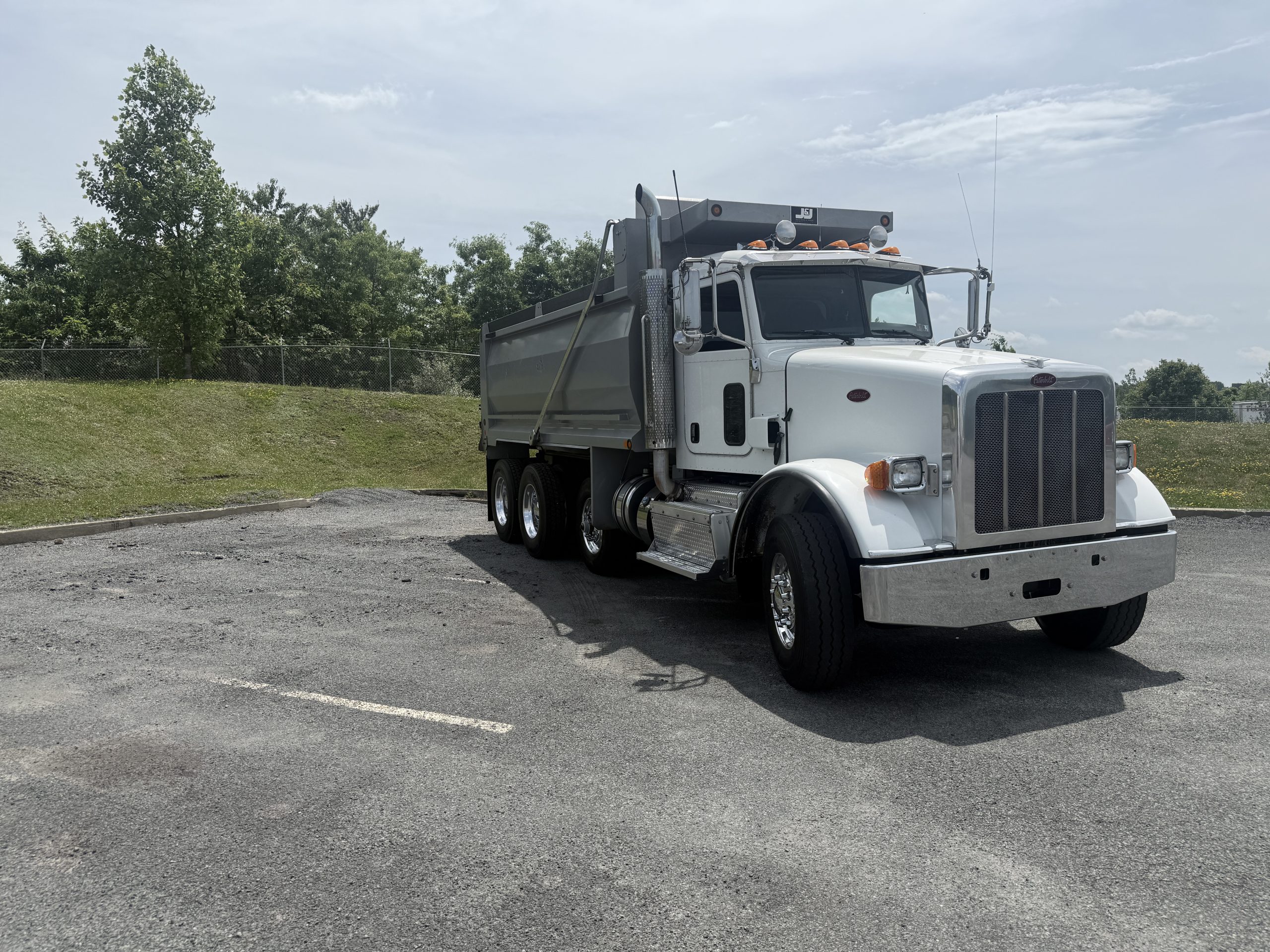 2016 PETERBILT 365 TD357562-07 2016 PETERBILT 365 TD357562-07