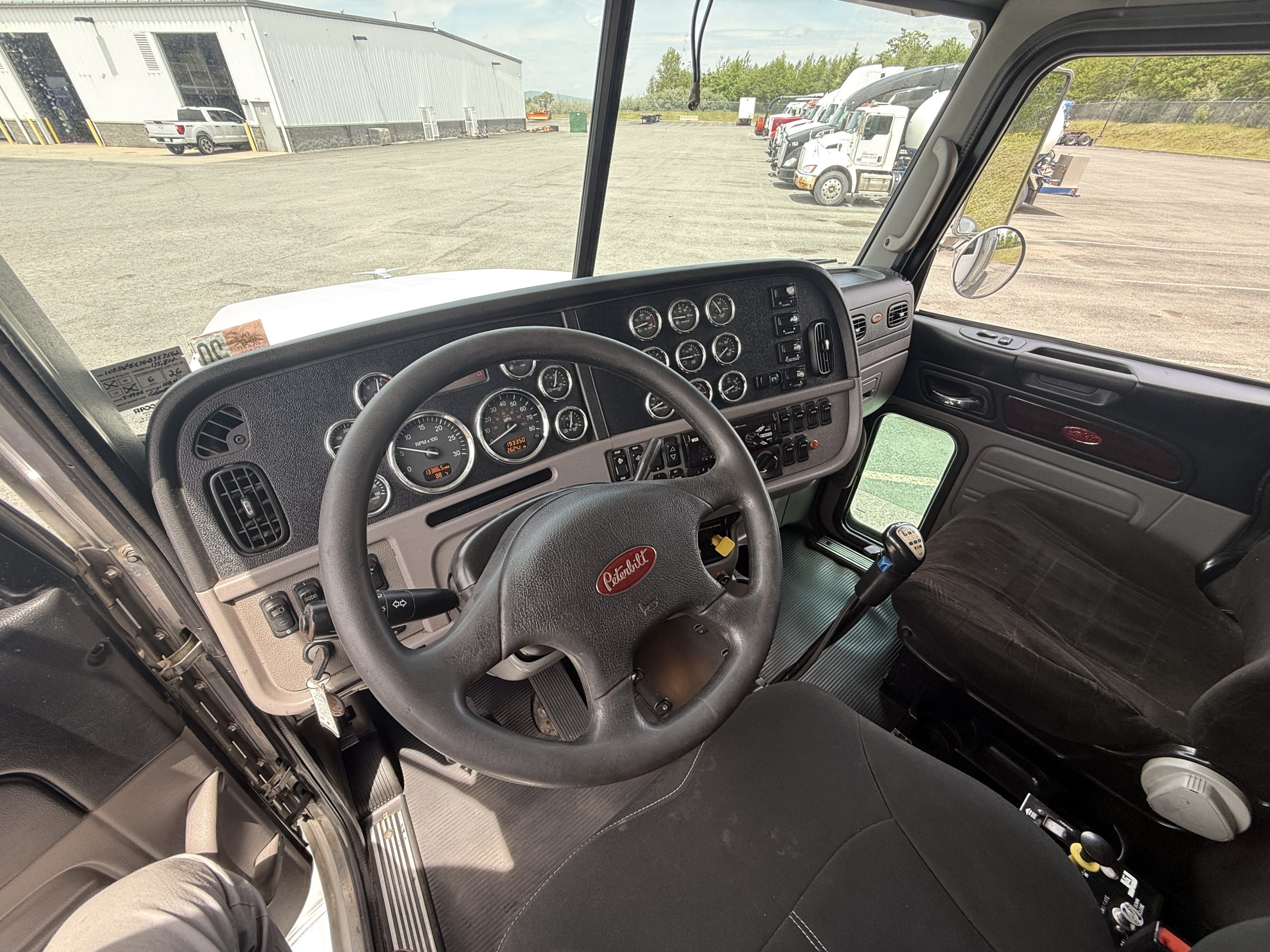 2016 PETERBILT 365 TD357562-10 2016 PETERBILT 365 TD357562-10