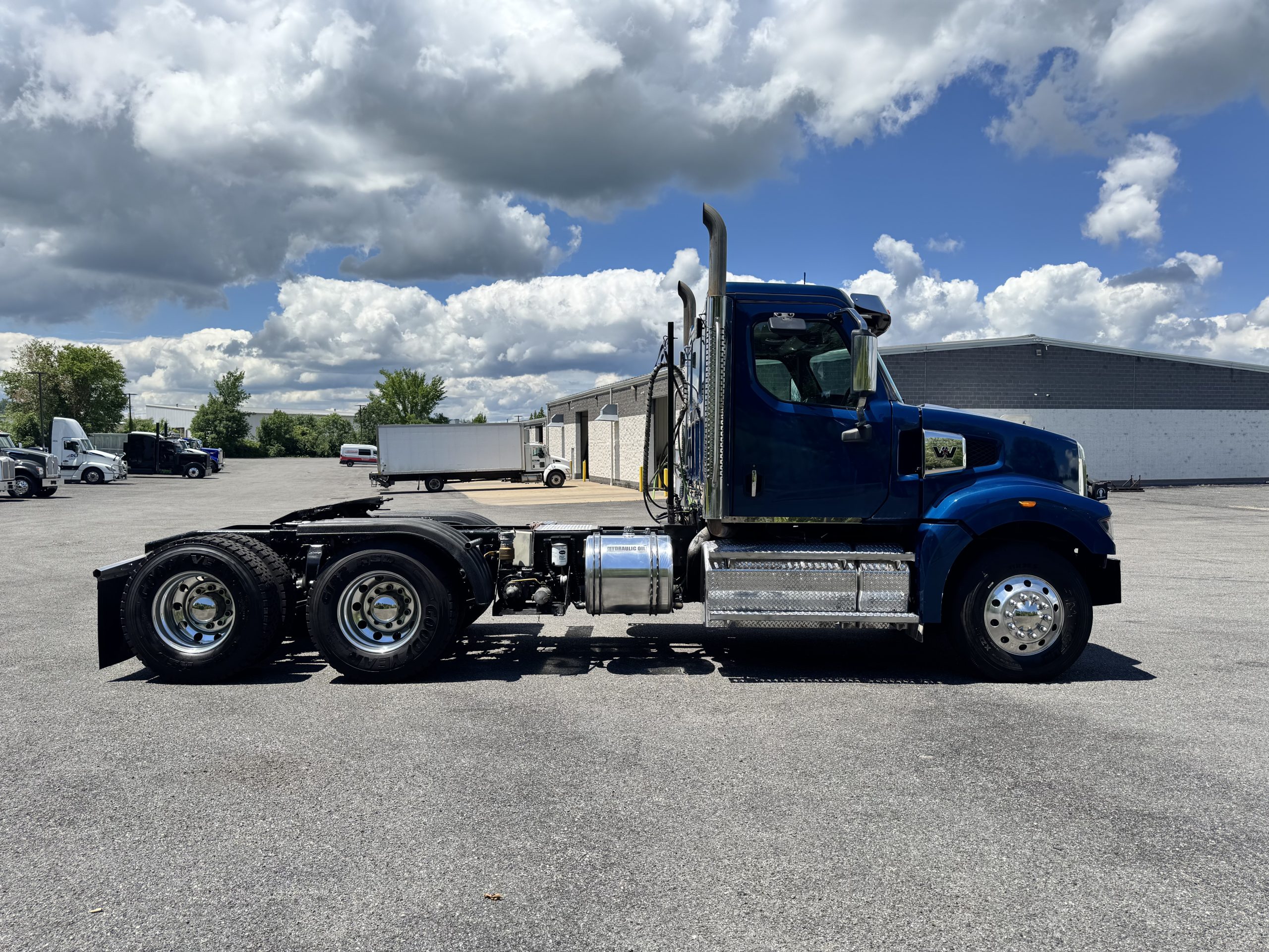 2022 WESTERN STAR 4900FA 2022 WESTERN STAR 4900FA - image 4 of 6
