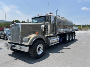 2027 KENWORTH W900 KD231718-01