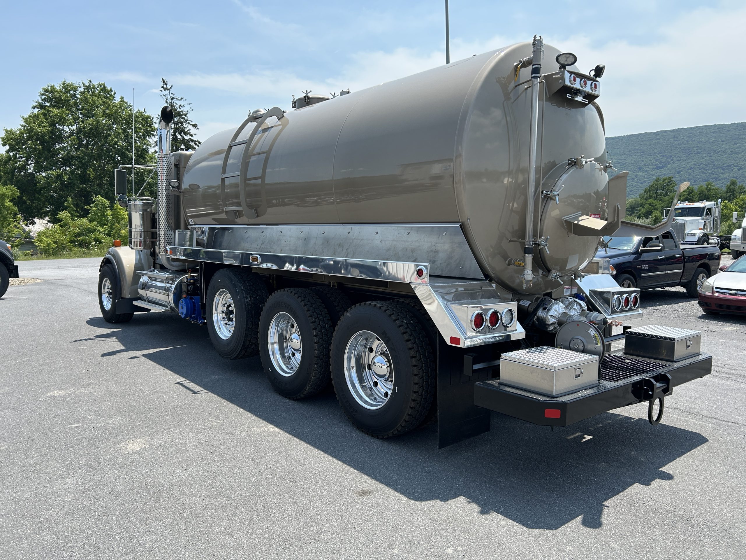 2027 KENWORTH W900 - image 3 of 6