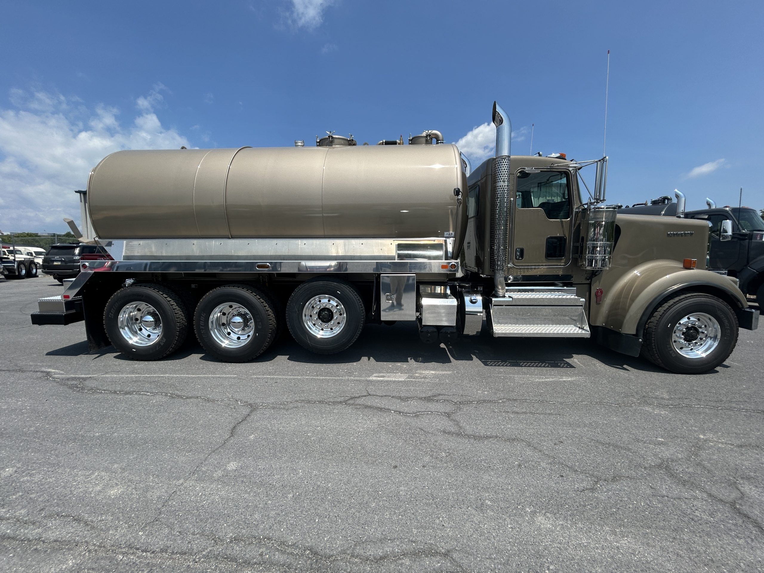 2027 KENWORTH W900 - image 6 of 6